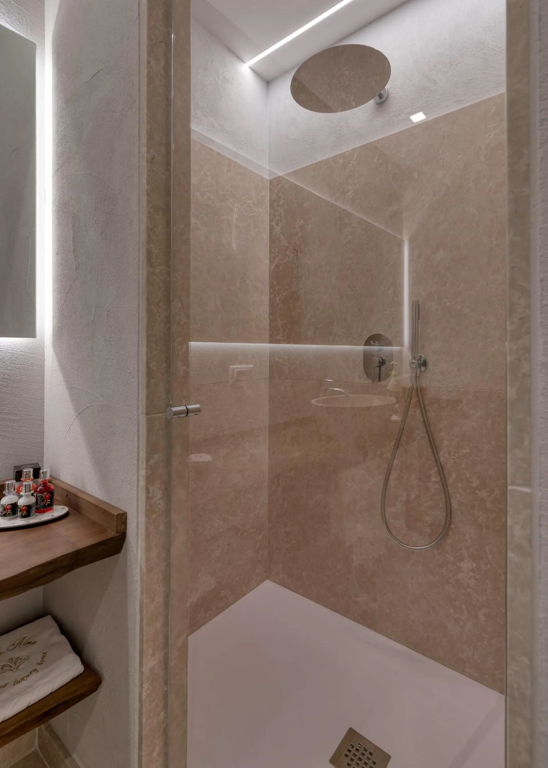 Bathroom in Corte Alma Spa and Luxury Home