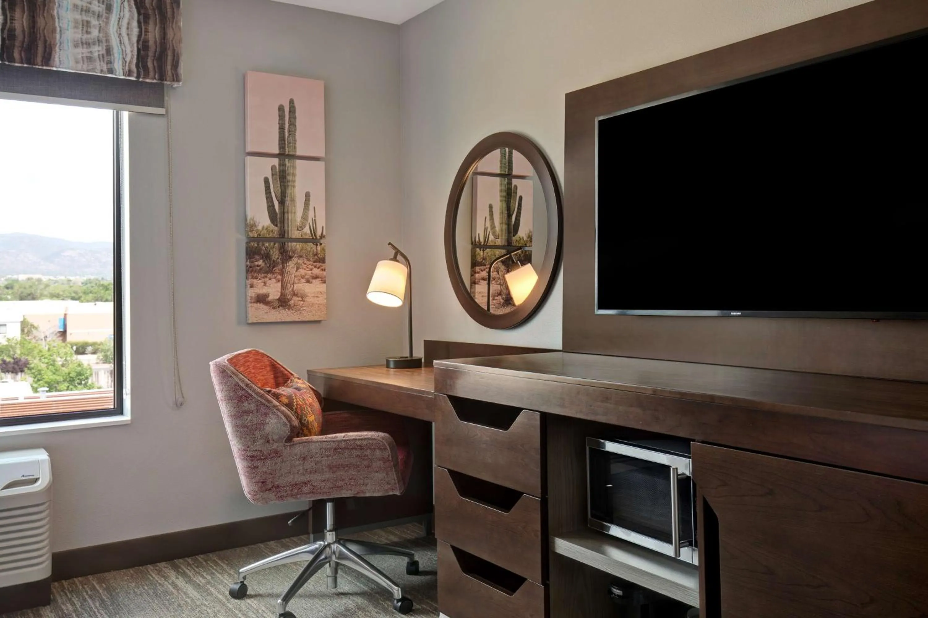 Bedroom in Hampton Inn Santa Fe South, NM