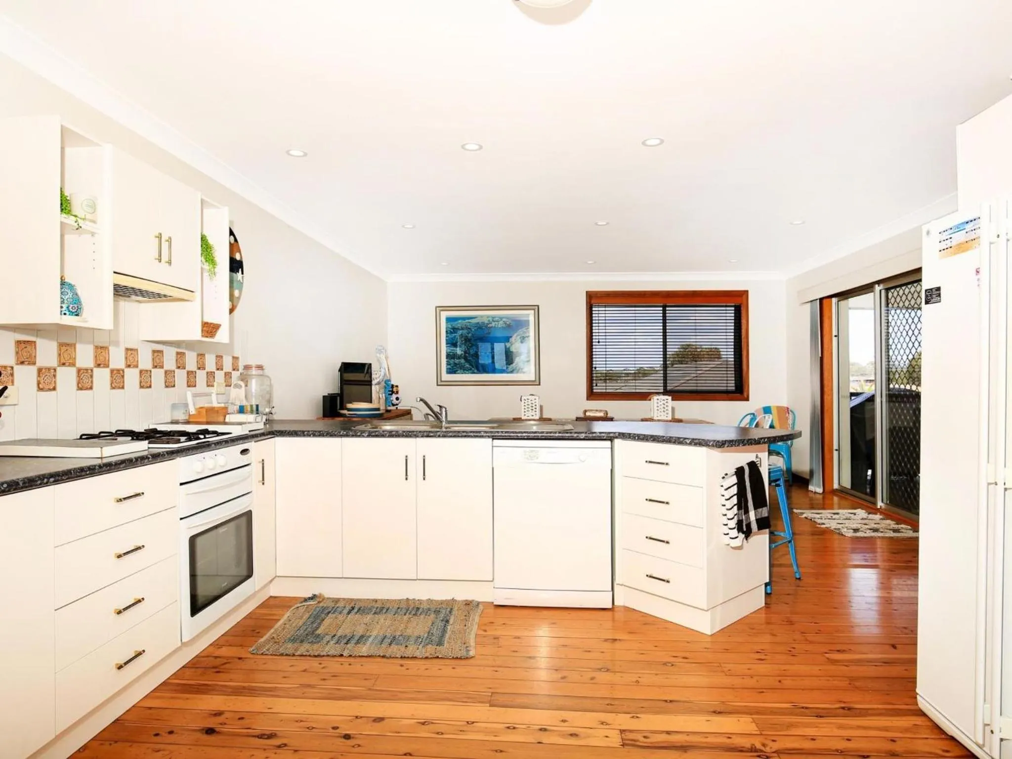 Shores I Pet Friendly I 1 Min Walk to Beach