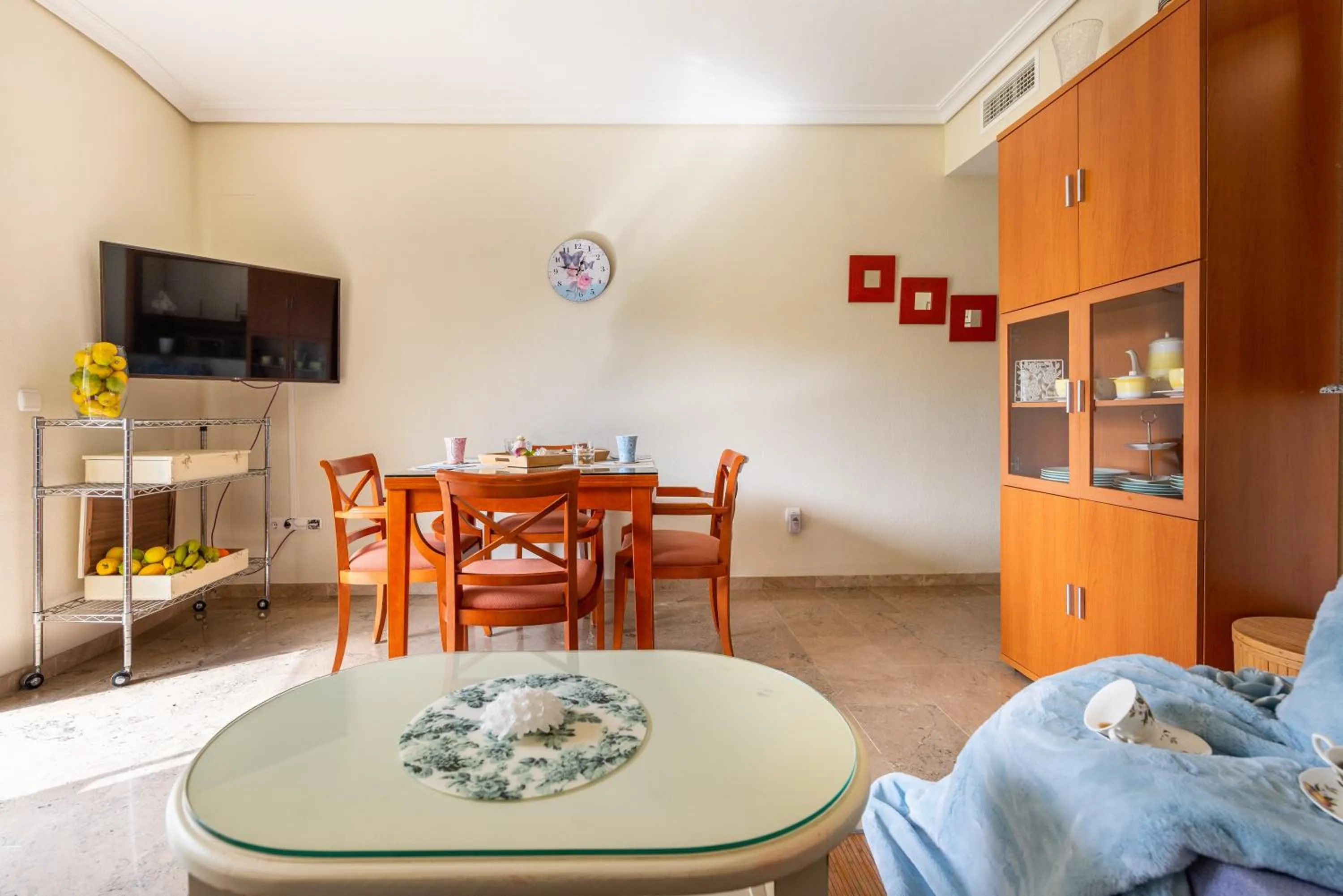 Living room, Bed in Colina del Bajondillo