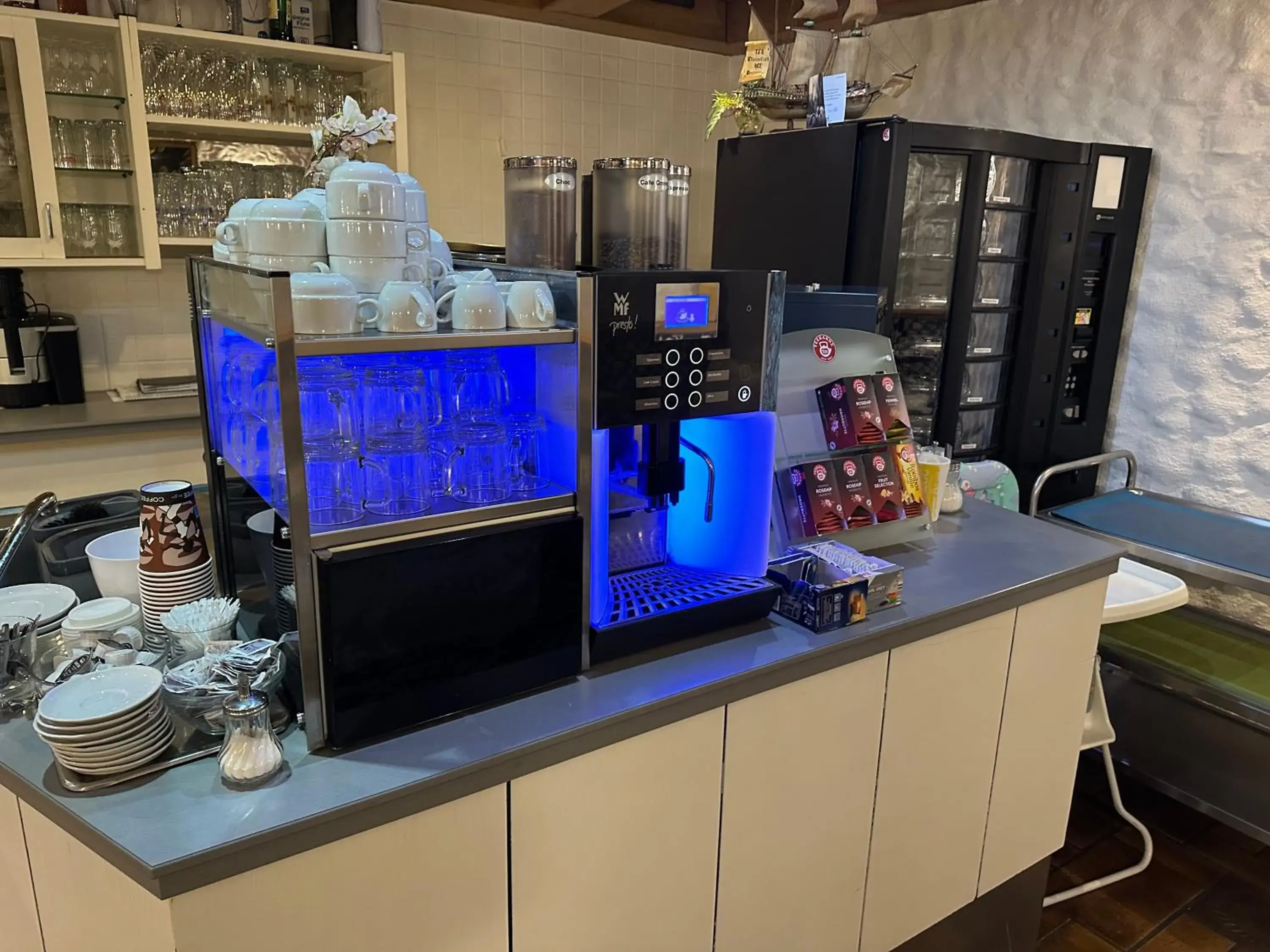 Breakfast in Hotel Hellers Twenty Four I -24h-Check-In- Breakfast in Hotel Hellers Twenty Four I -24h-Check-In-