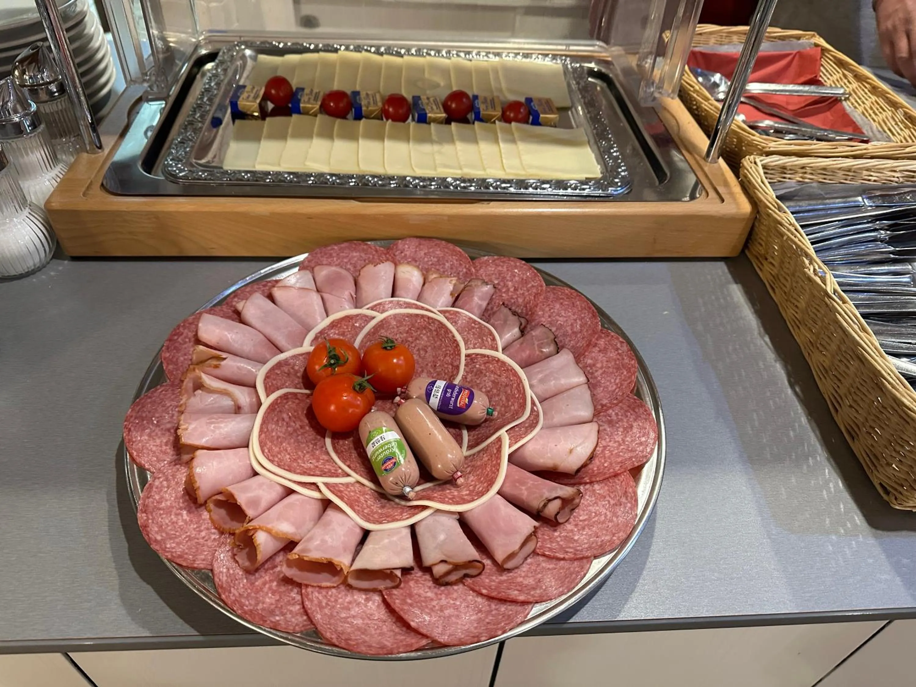 Breakfast in Hotel Hellers Twenty Four I -24h-Check-In-