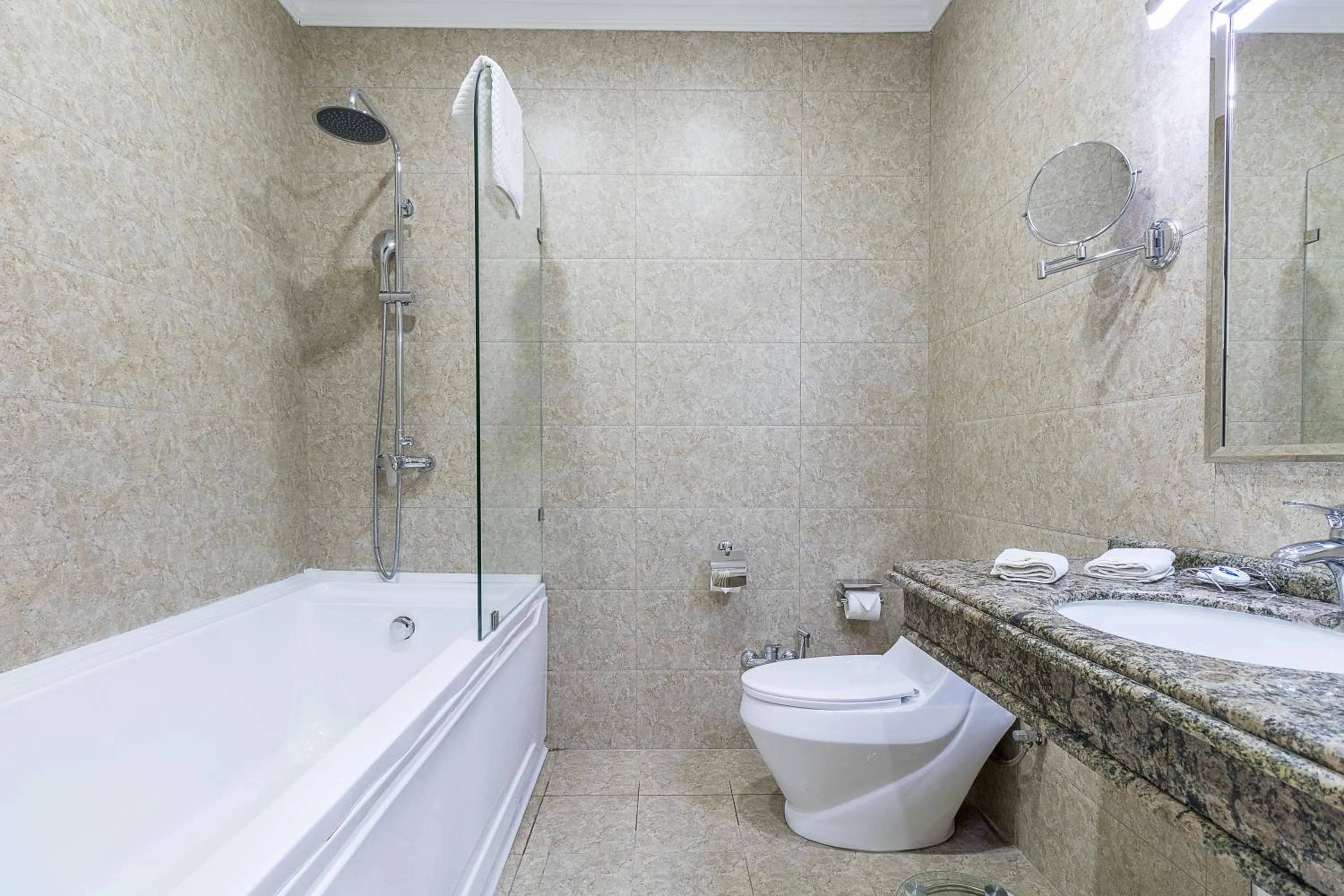 Bath in Qushbegi Plaza Hotel