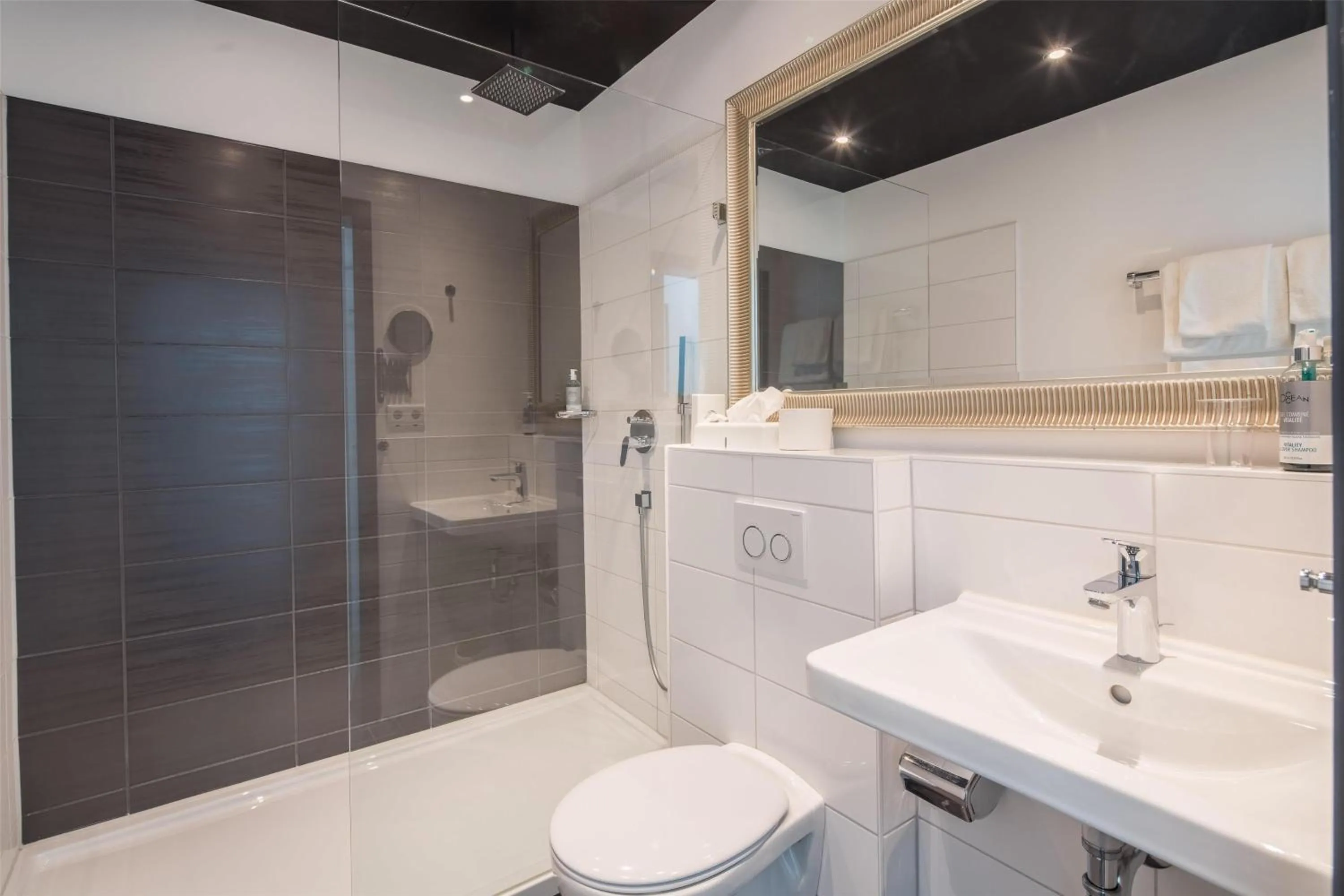 Bathroom in Best Western Hotel Würzburg-Süd