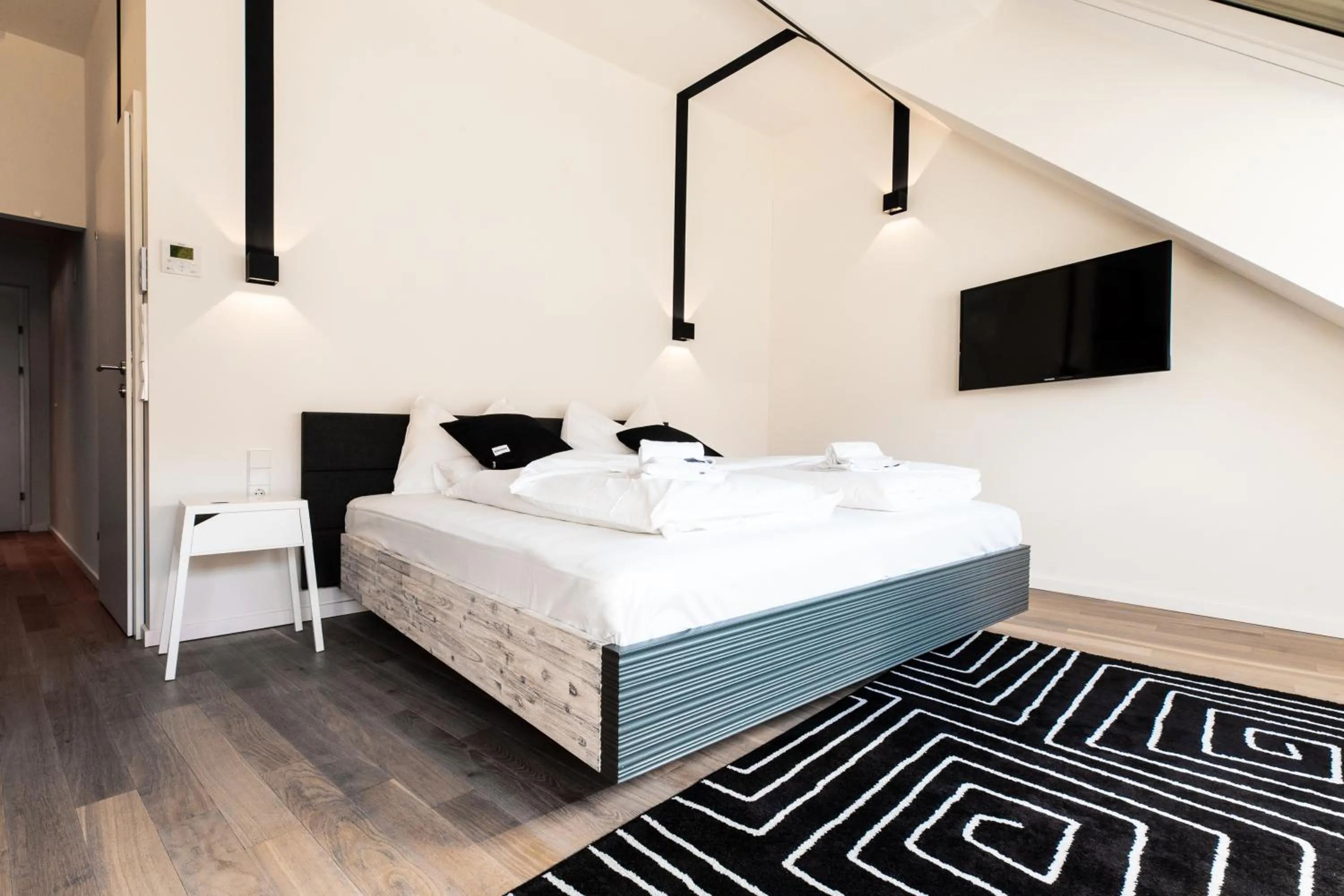 Bedroom, Bed in Blackhome Graz I contactless check-in