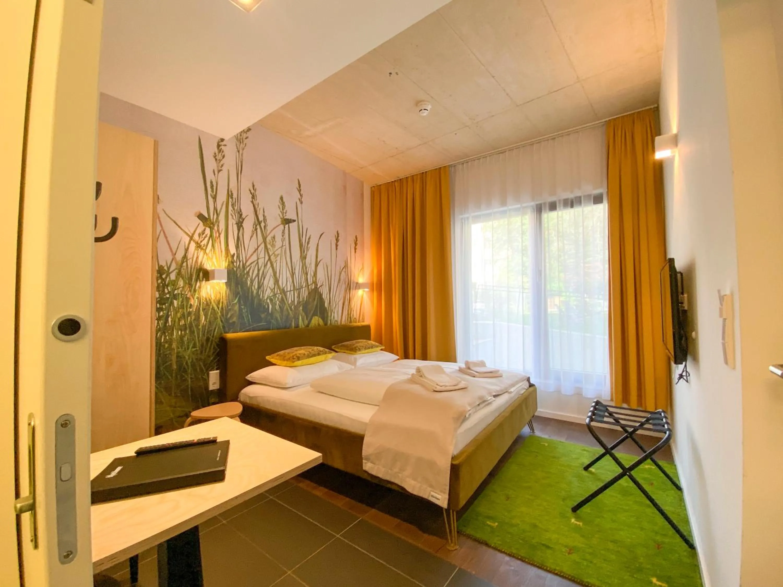 Bedroom, Bed in Blackhome Graz I contactless check-in