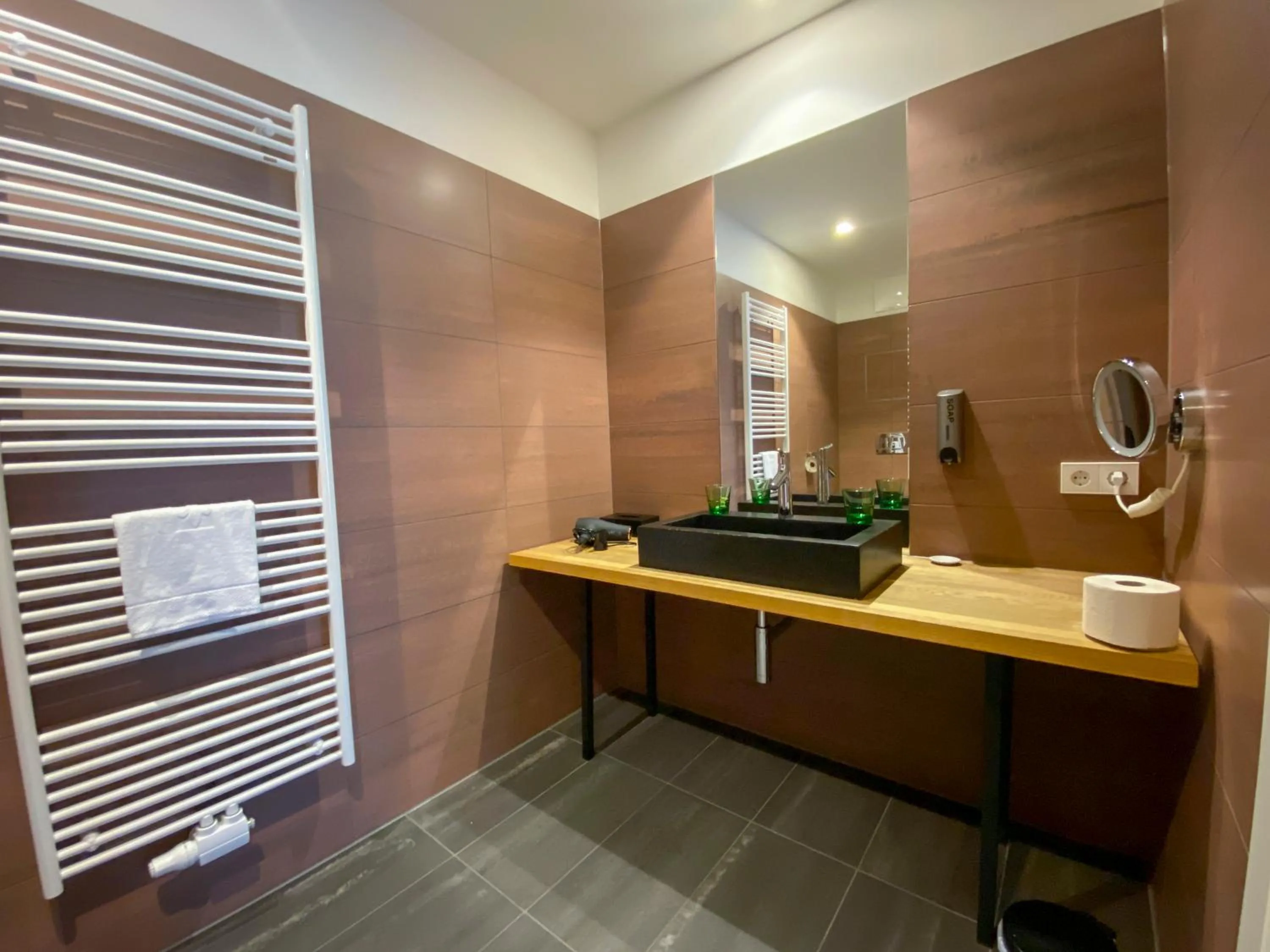 Bathroom in Blackhome Graz I contactless check-in