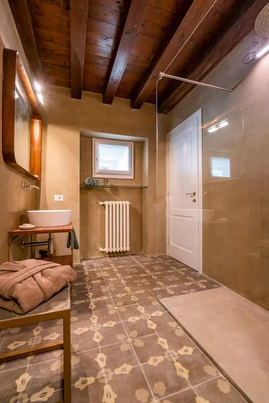 Shower in Relais Villa dei Gelsi & Spa