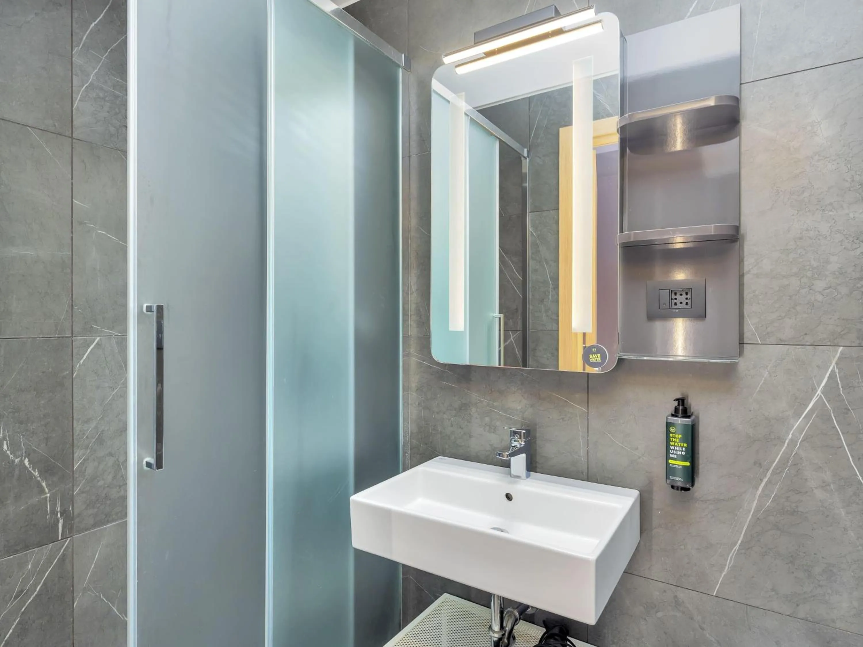 Photo of the whole room in B&B Hotel Milano City Center Duomo