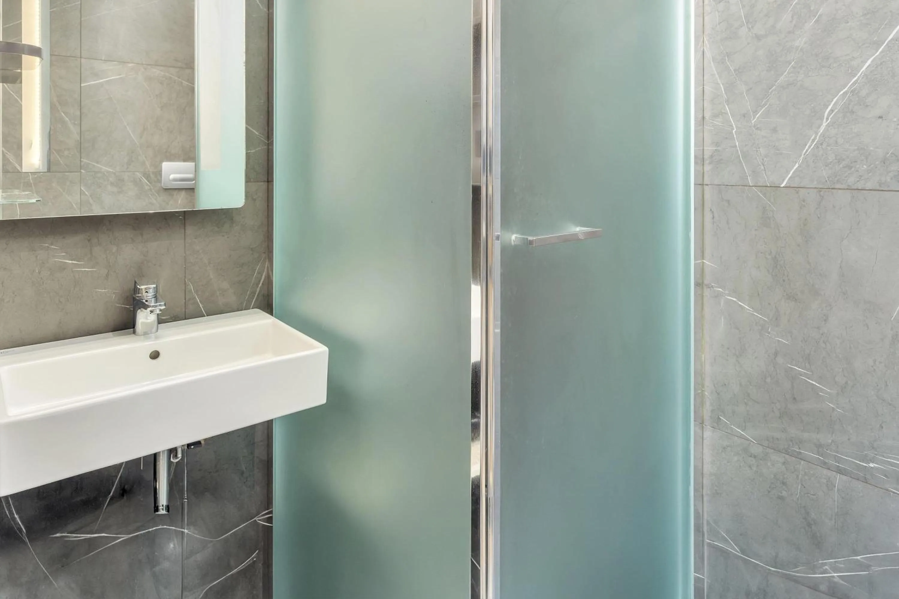 Bathroom in B&B Hotel Milano City Center Duomo