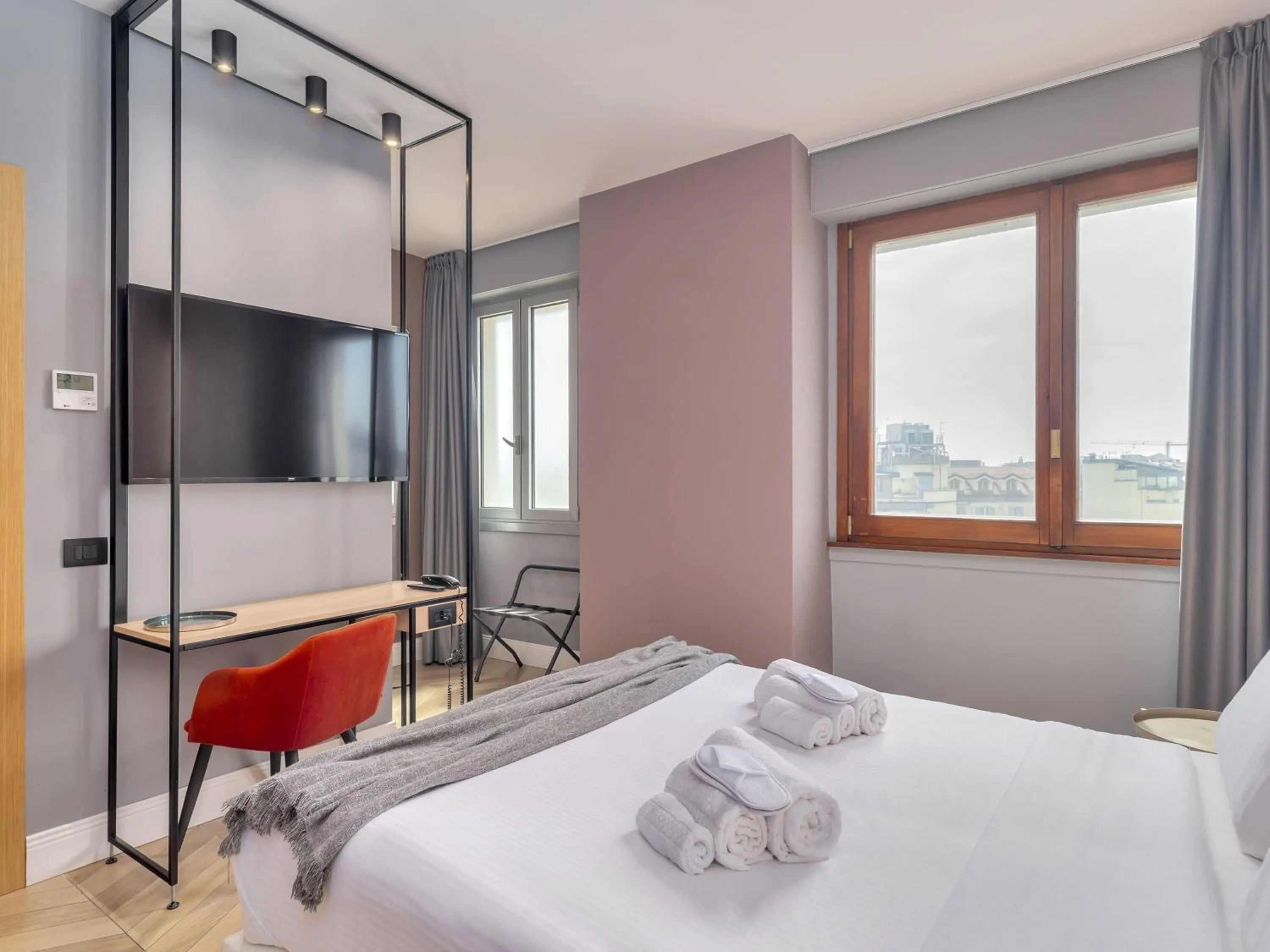 Photo of the whole room, Bed in B&B Hotel Milano City Center Duomo