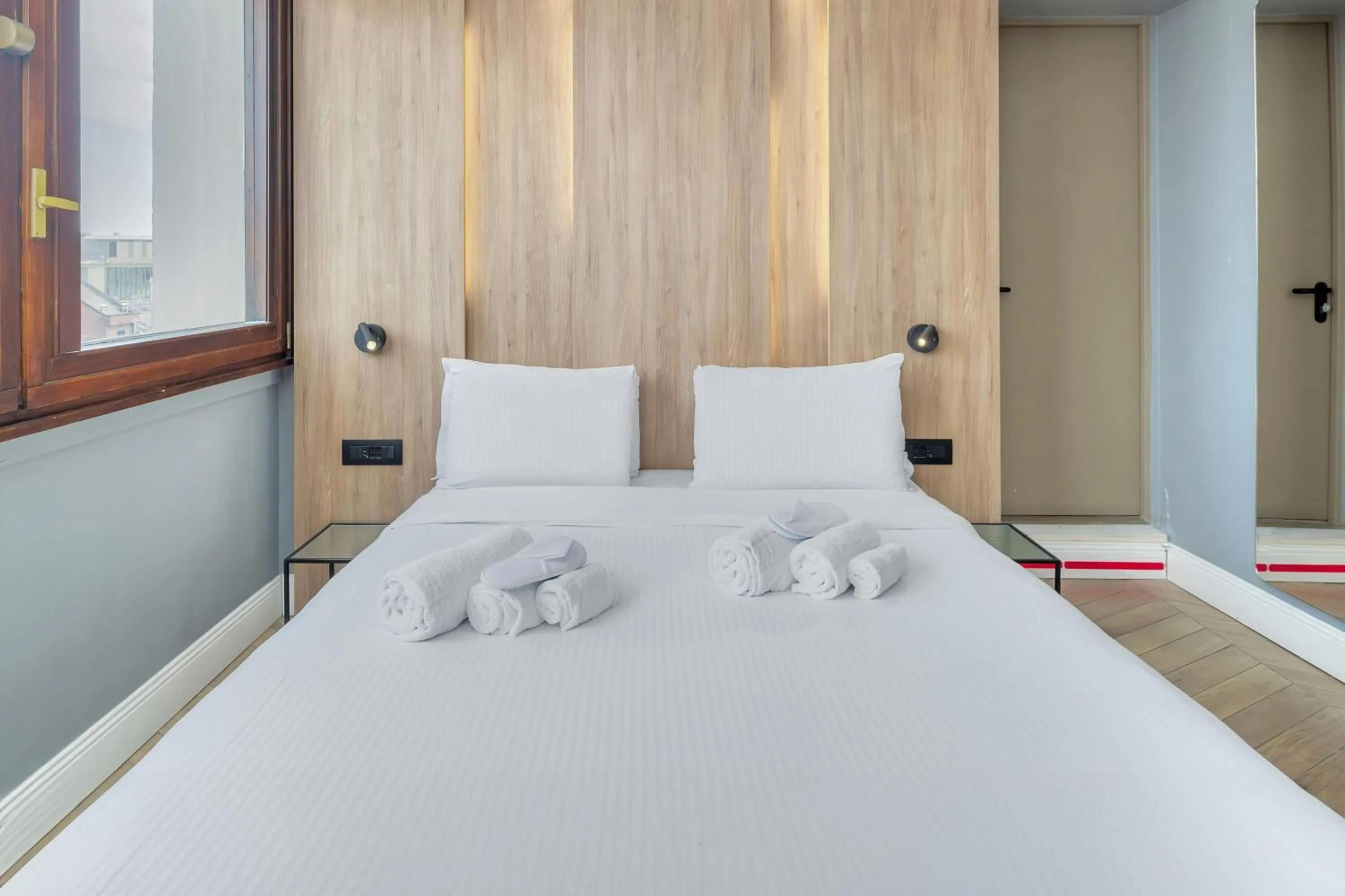 Photo of the whole room, Bed in B&B Hotel Milano City Center Duomo