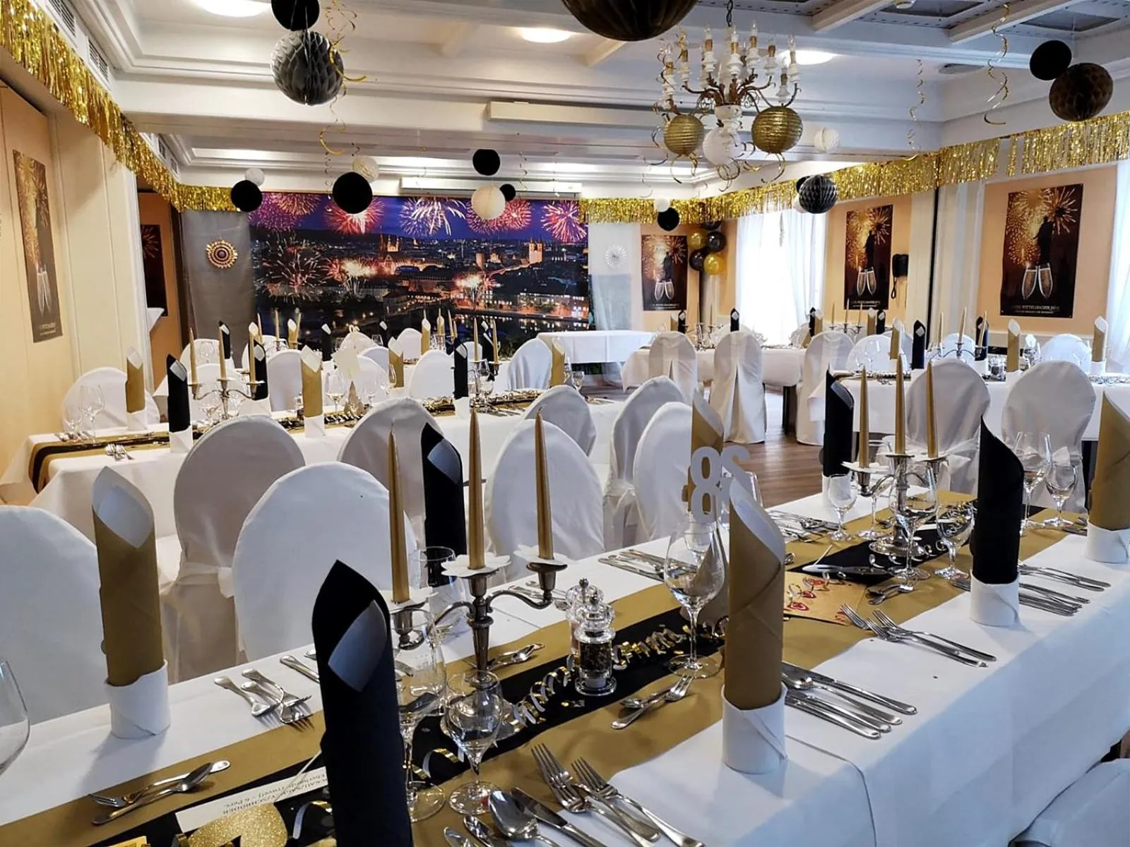 Restaurant/places to eat in Hotel Wittelsbacher Höh