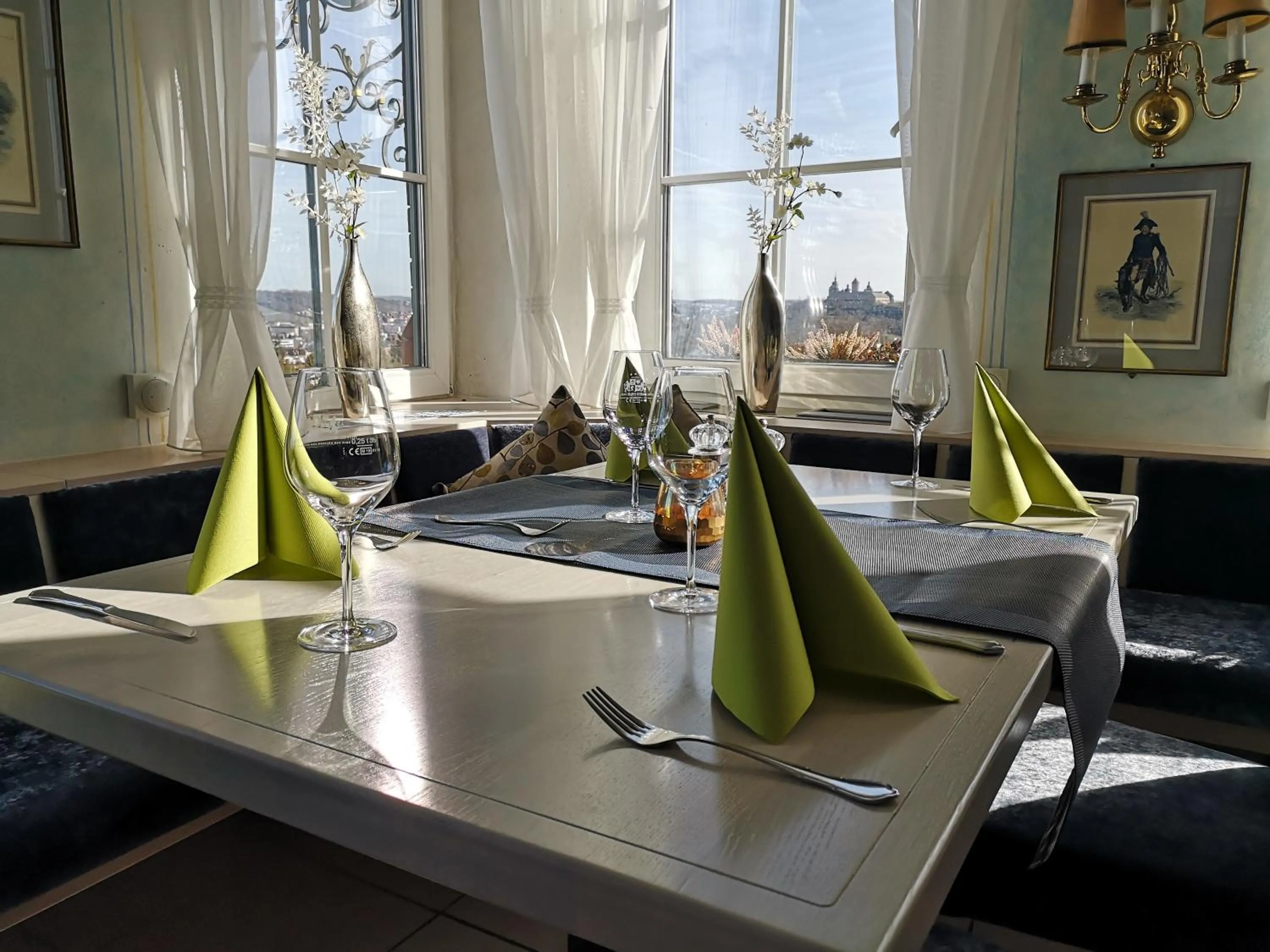 Restaurant/places to eat in Hotel Wittelsbacher Höh