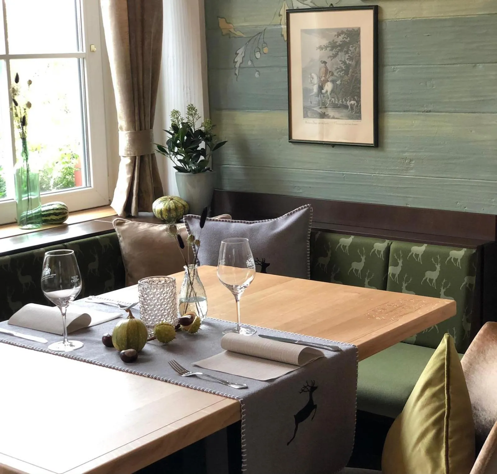 Restaurant/places to eat in Hotel Wittelsbacher Höh