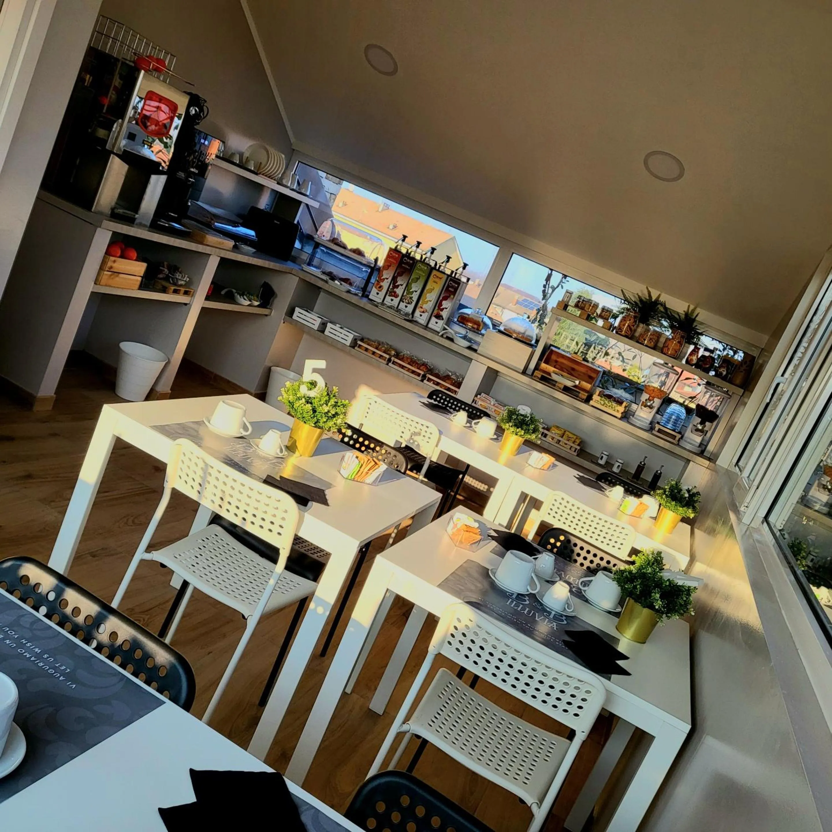 Breakfast in ILLUVIA affitto camere