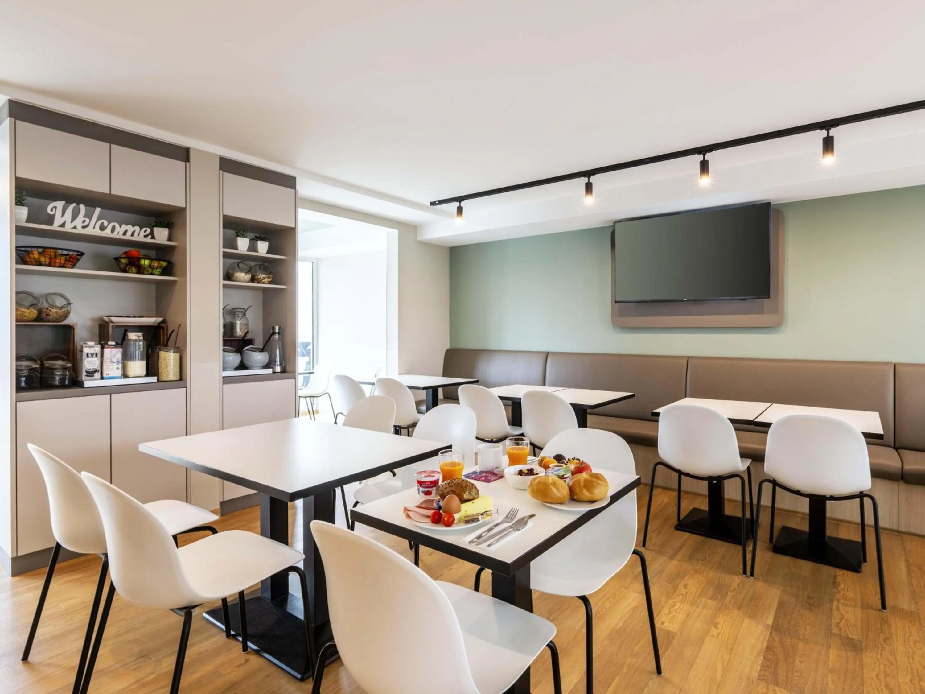 Restaurant/places to eat in B&B Hotel Ingolstadt-Ost