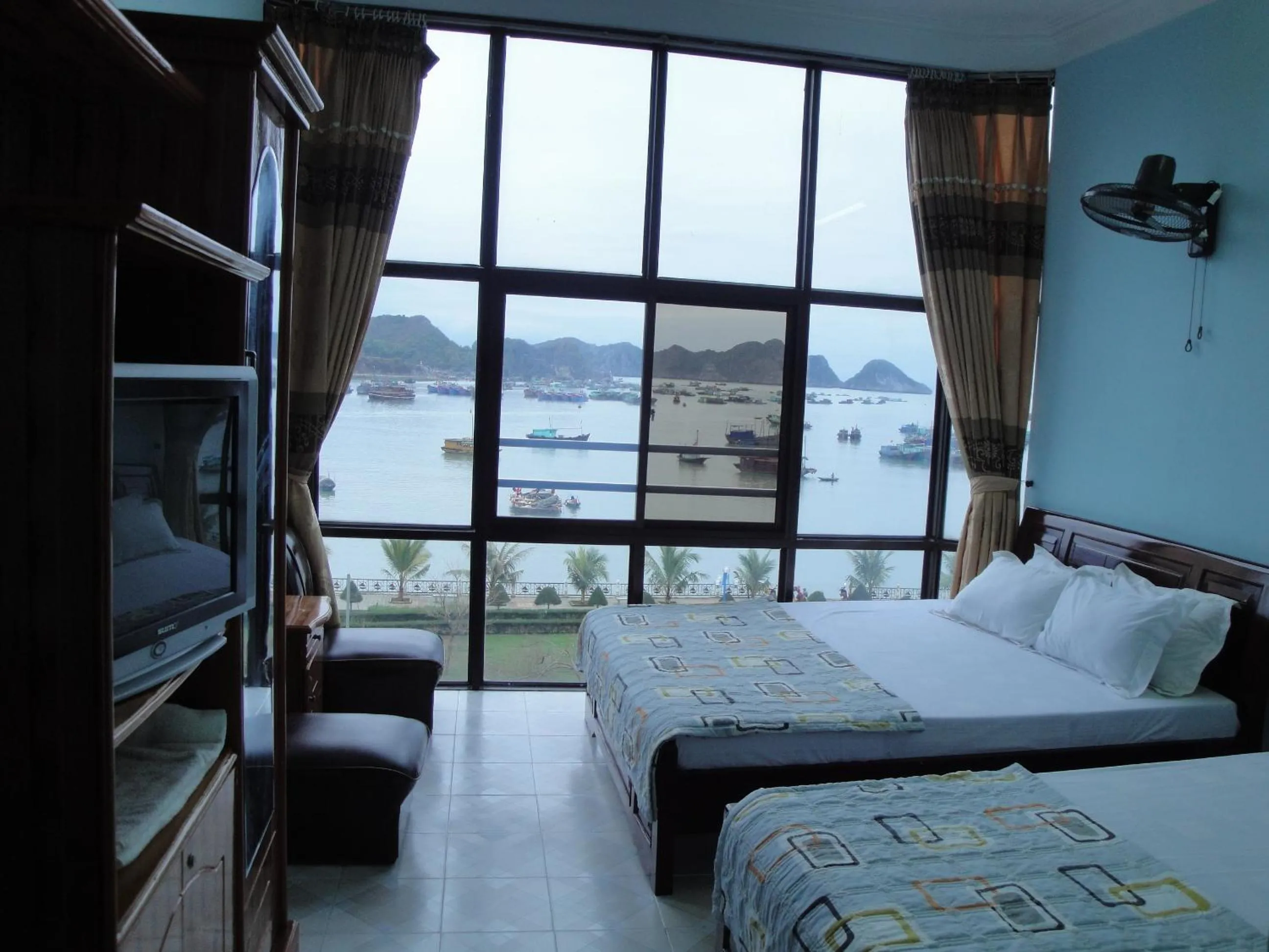 Mountain view, Bed in Phuong Mai Family Hotel