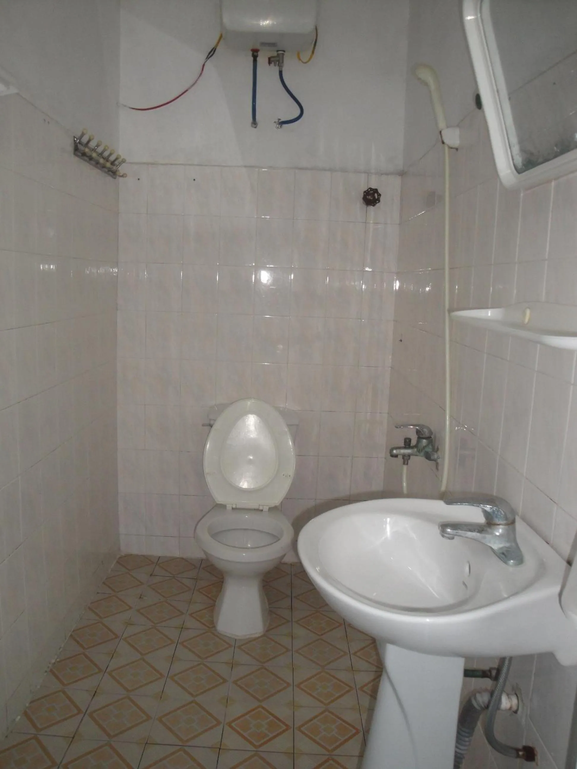 Toilet in Phuong Mai Family Hotel