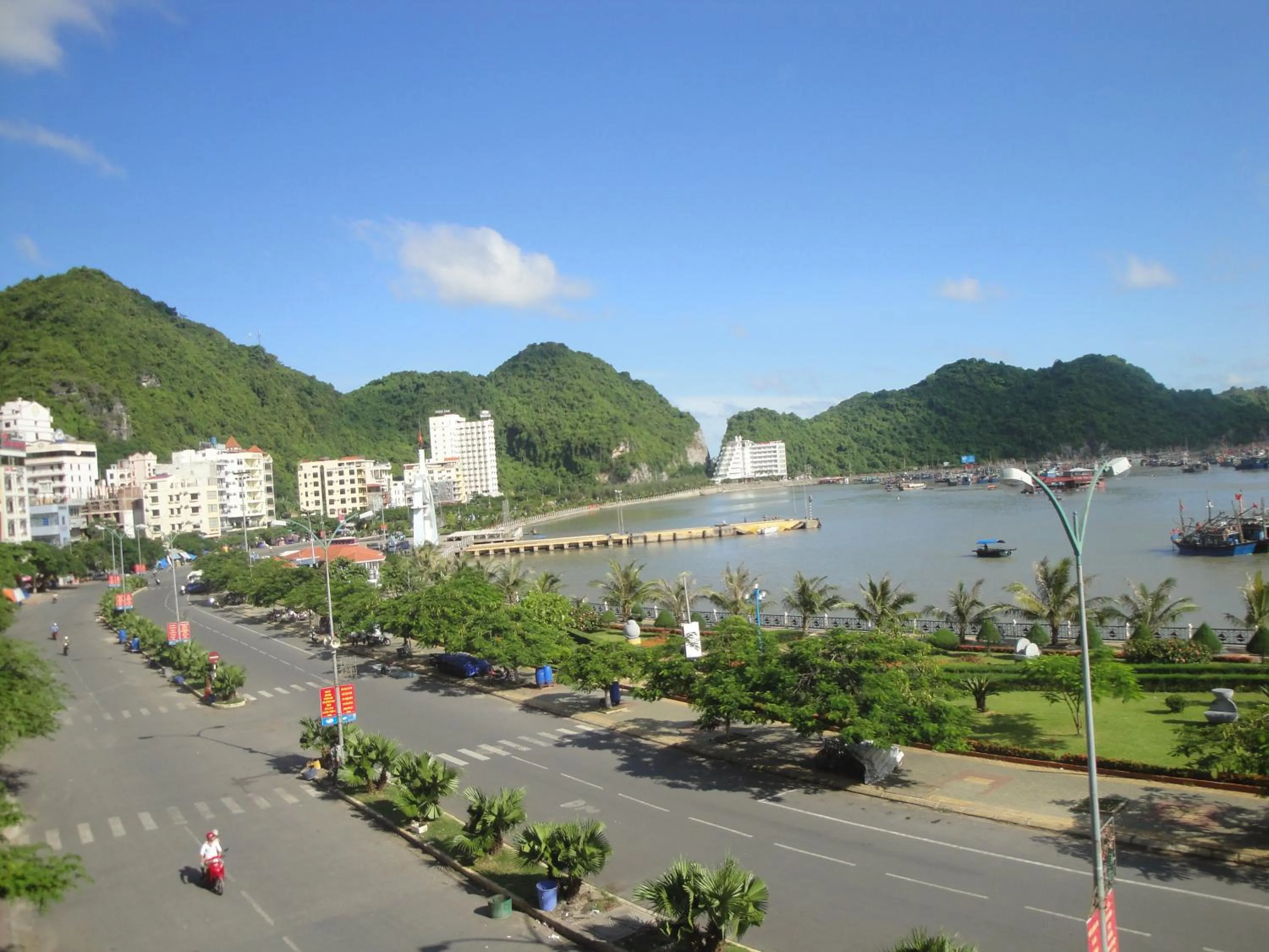 Mountain view in Phuong Mai Family Hotel