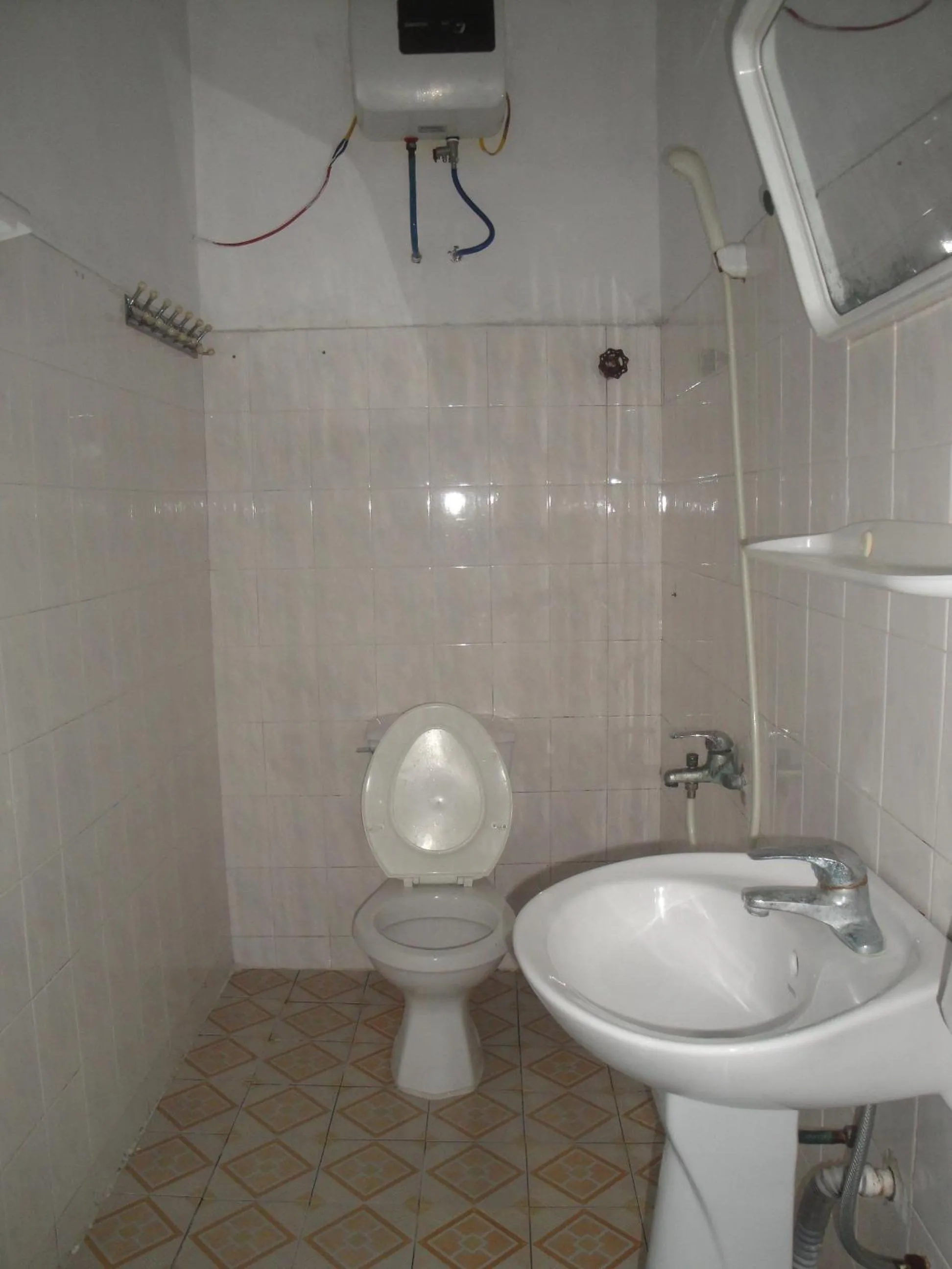 Toilet in Phuong Mai Family Hotel