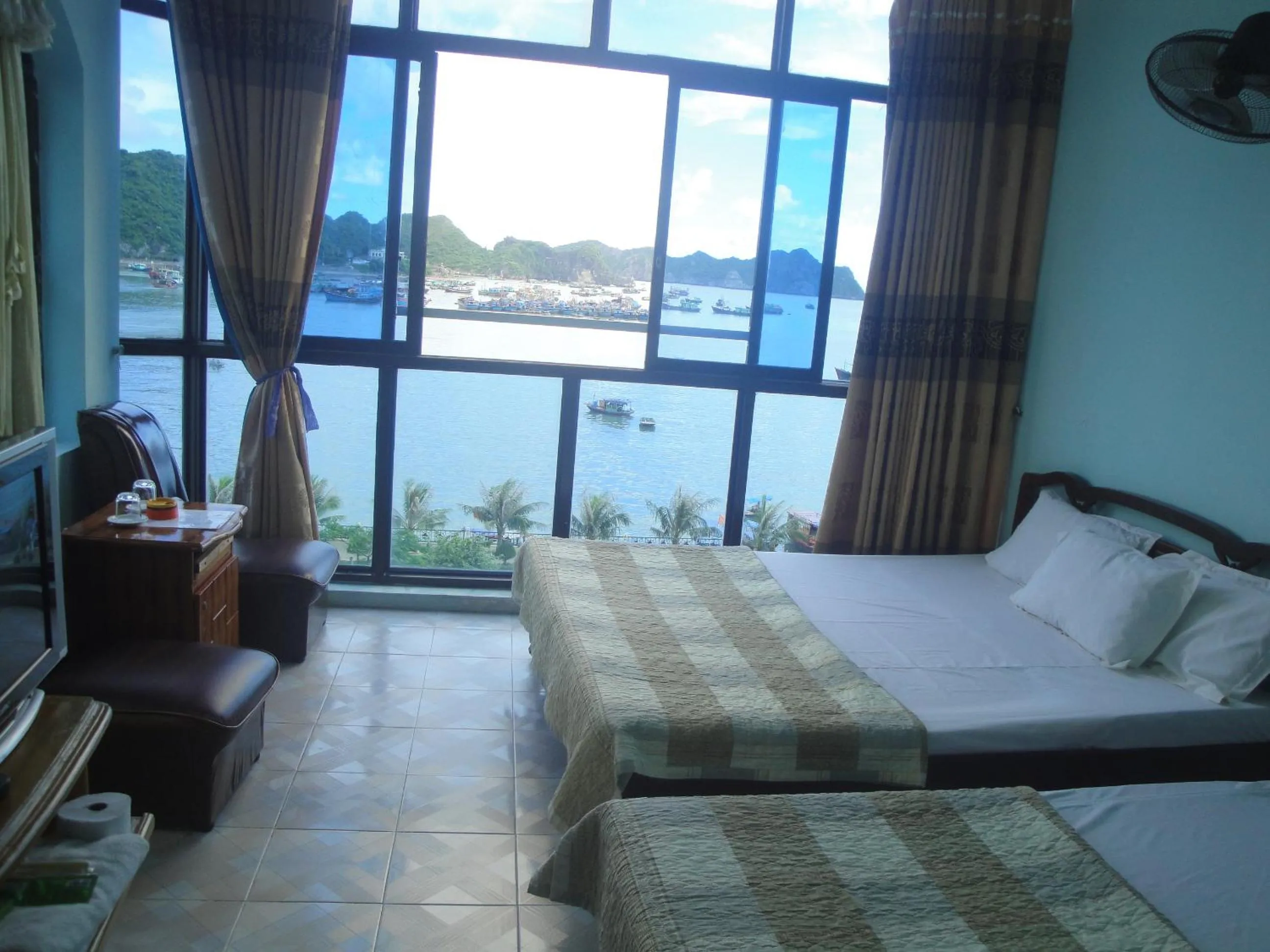 Mountain view, Bed in Phuong Mai Family Hotel