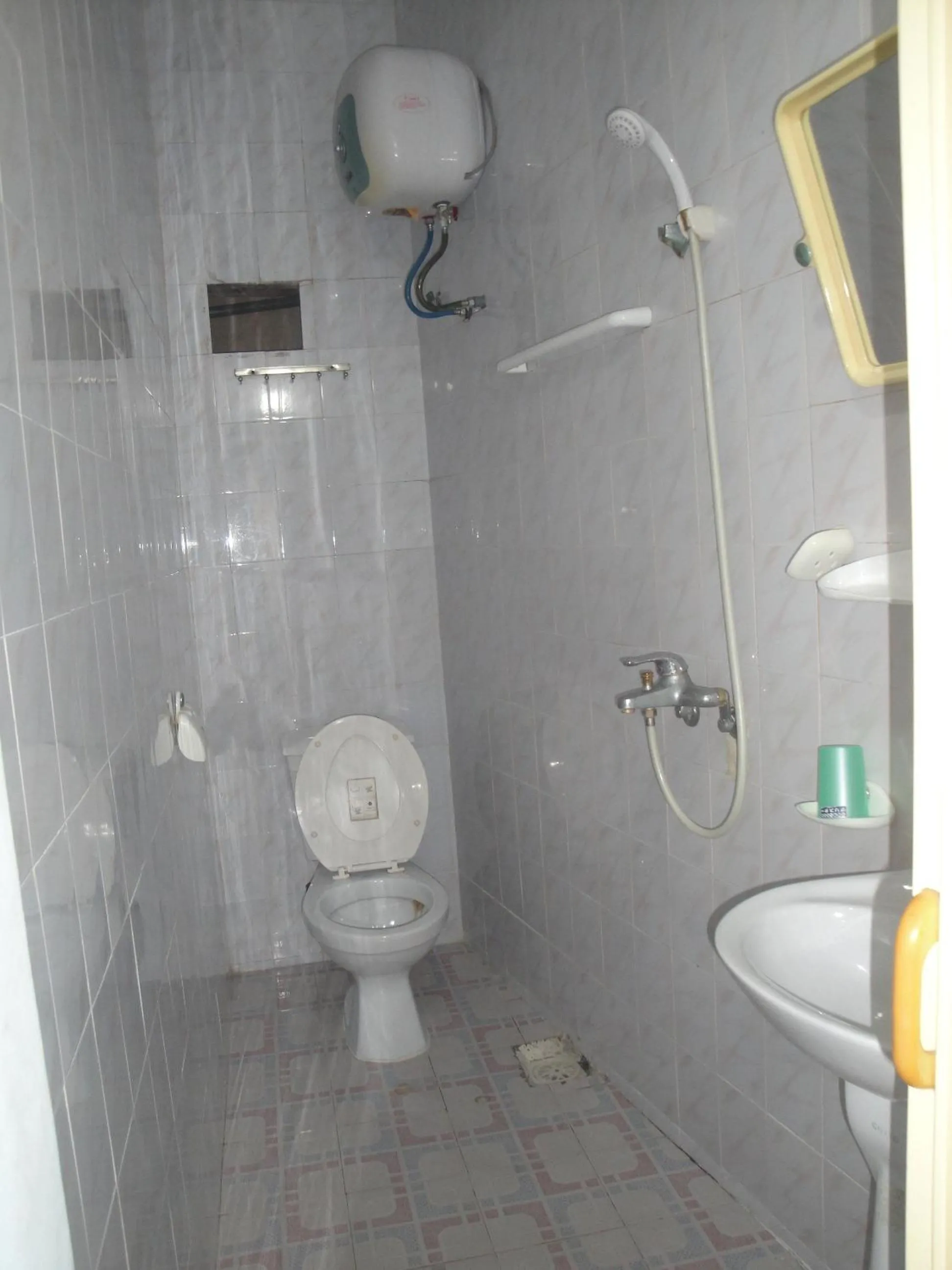 Bathroom in Phuong Mai Family Hotel