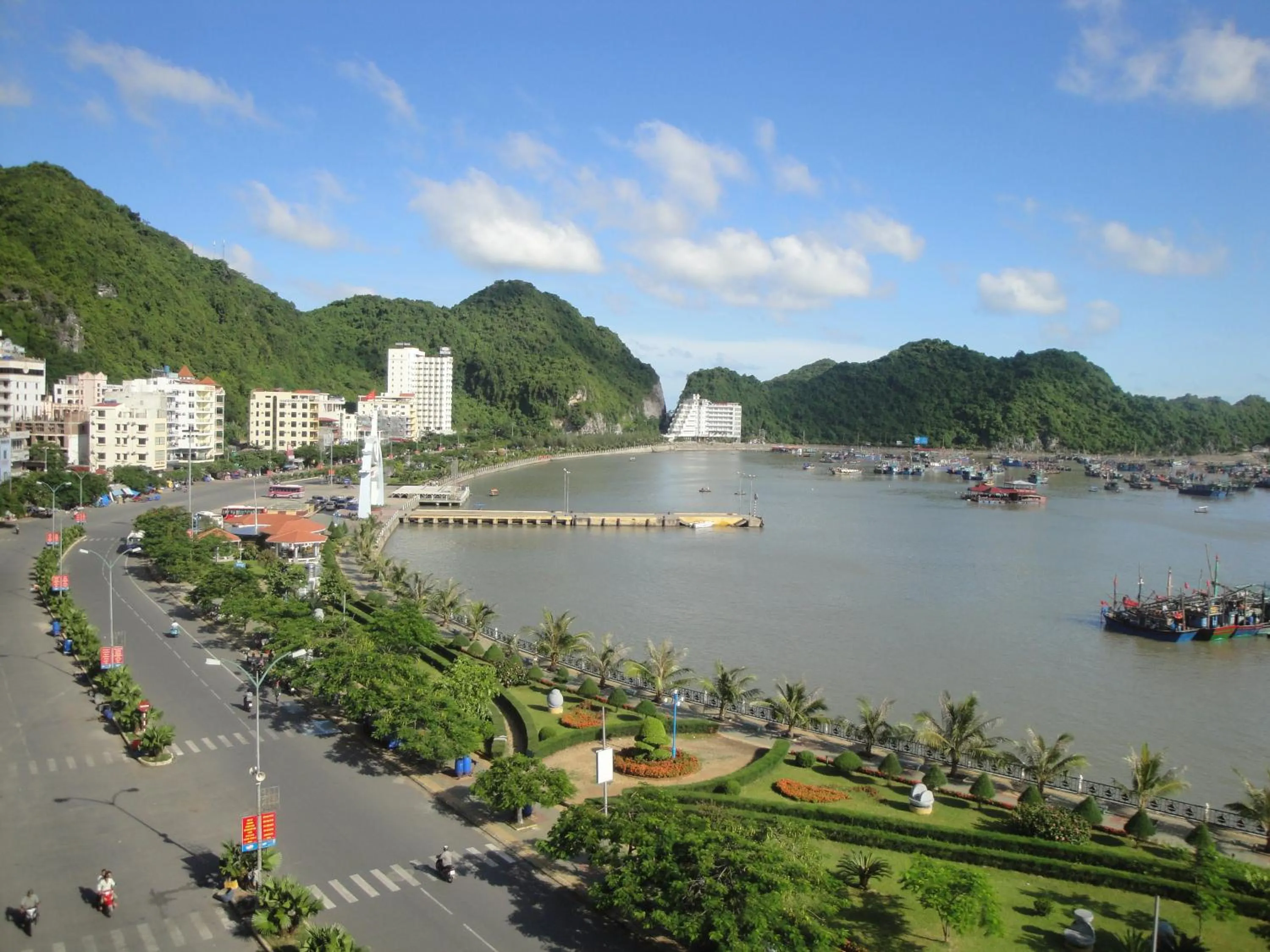Mountain view in Phuong Mai Family Hotel
