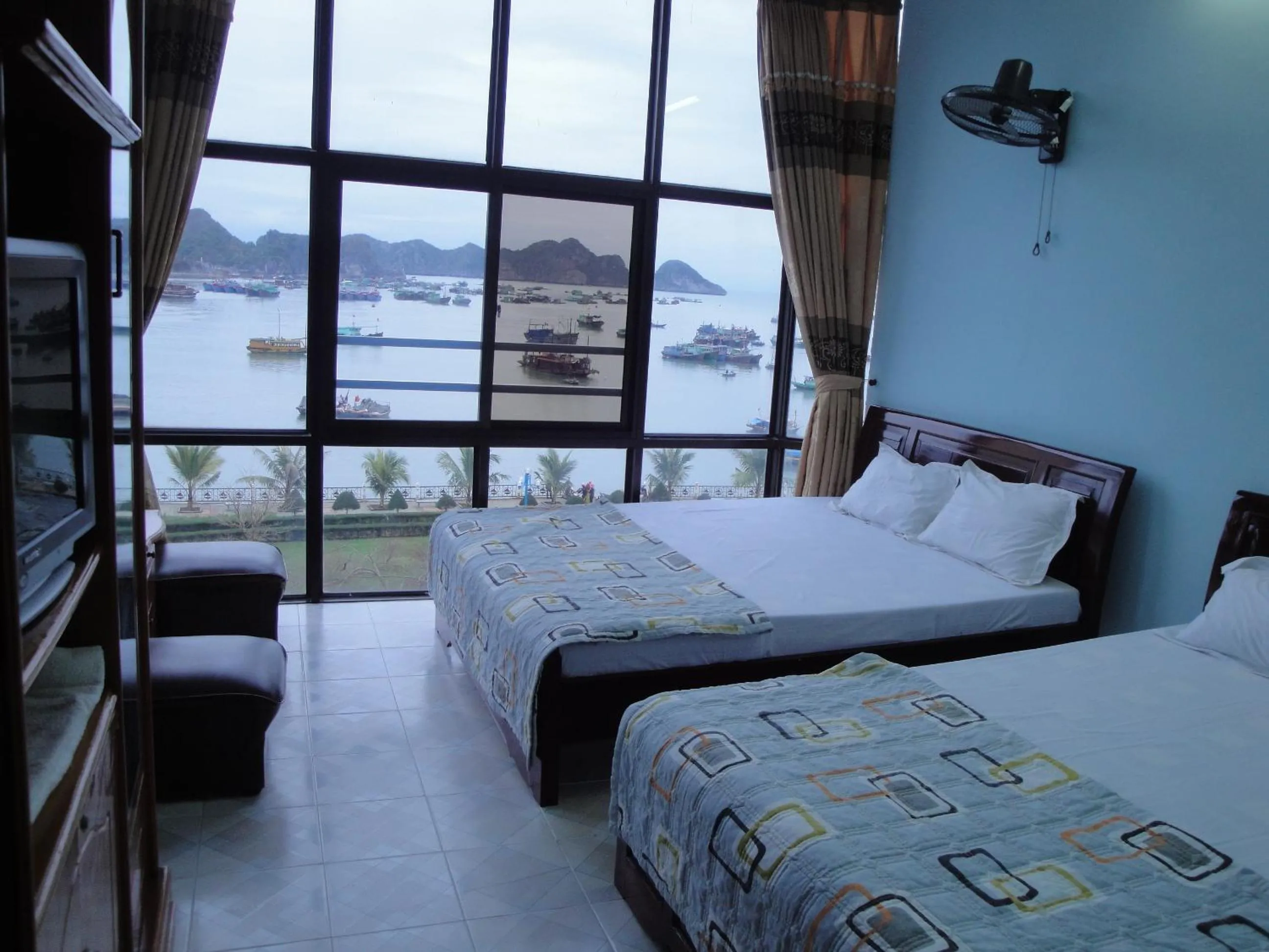 Mountain view, Bed in Phuong Mai Family Hotel