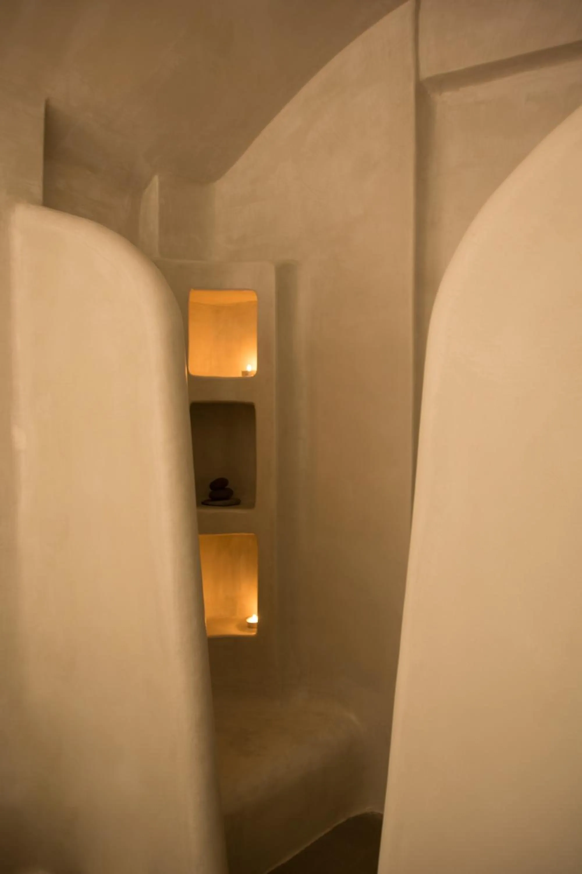 Shower in Amphitrite Suites Santorini