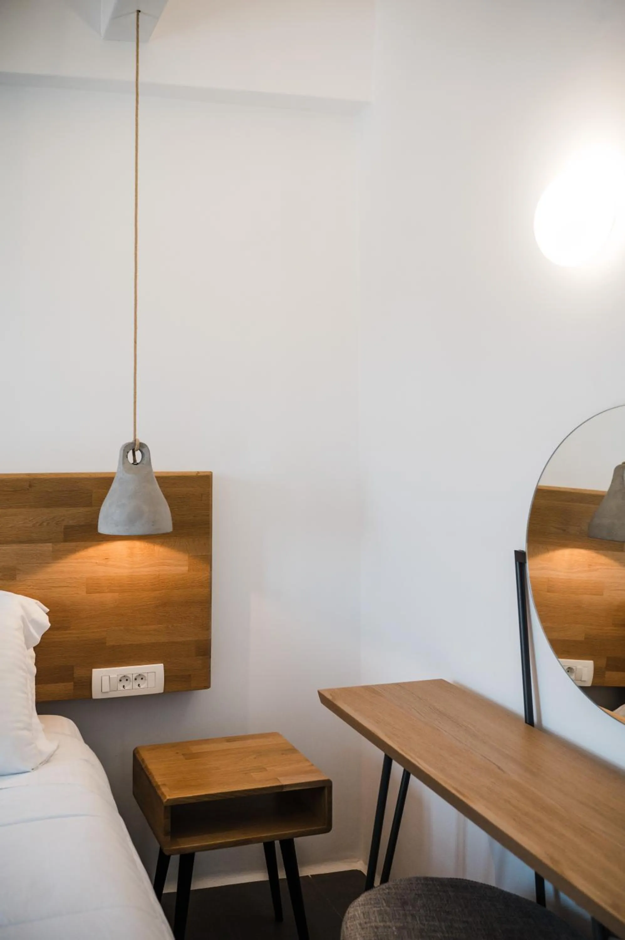 Bedroom, Bed in Amphitrite Suites Santorini