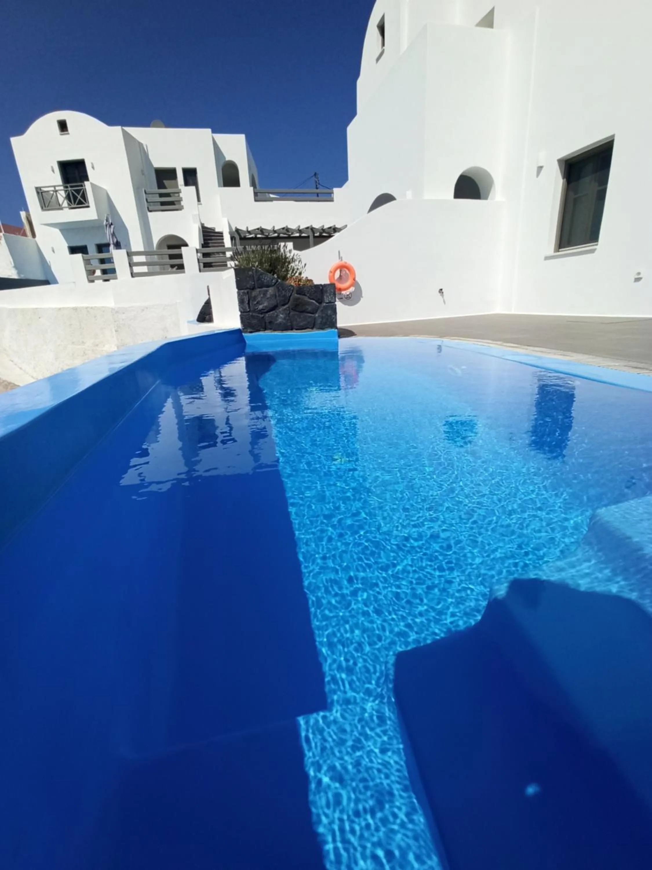 Swimming pool in Amphitrite Suites Santorini
