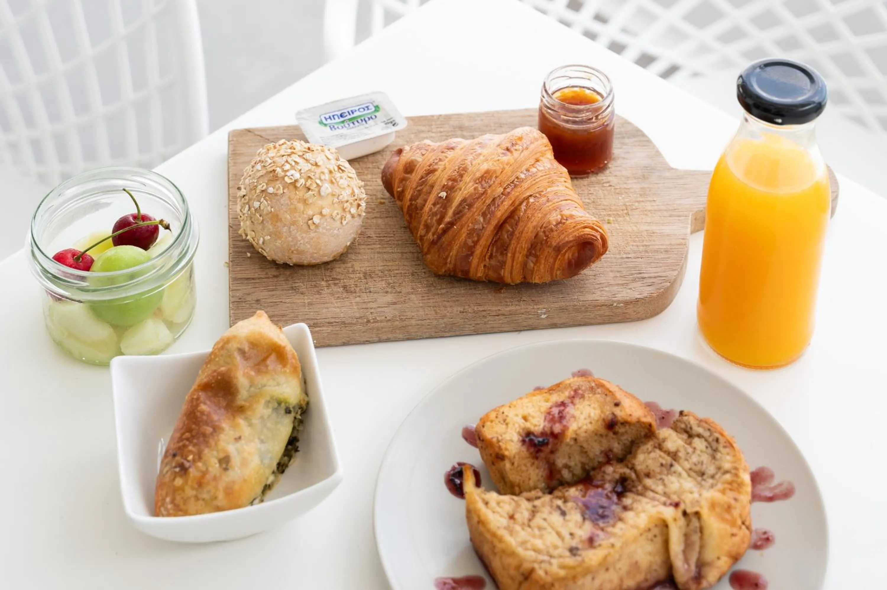 Breakfast in Amphitrite Suites Santorini