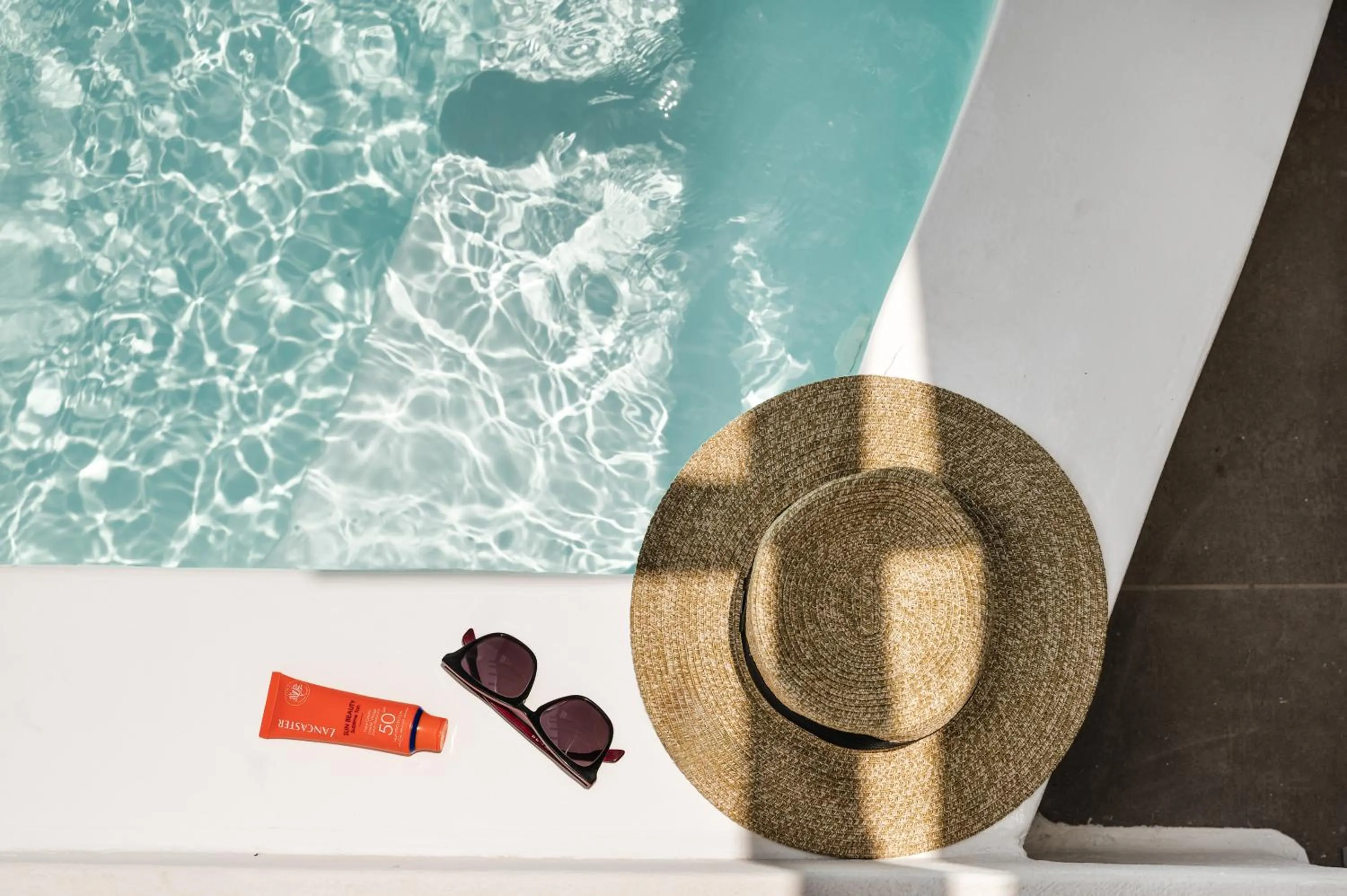 Hot Tub in Amphitrite Suites Santorini