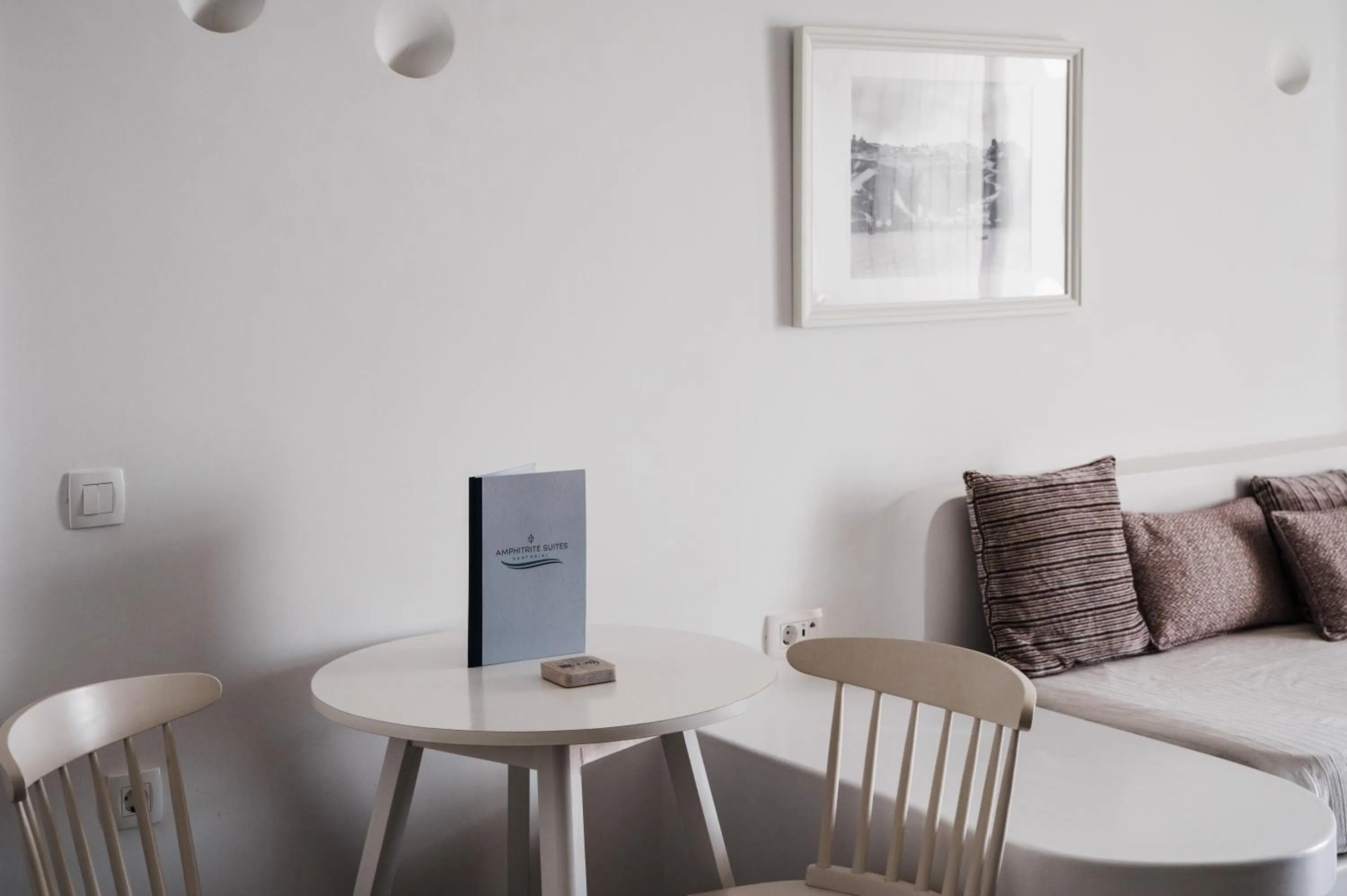 Dining area in Amphitrite Suites Santorini