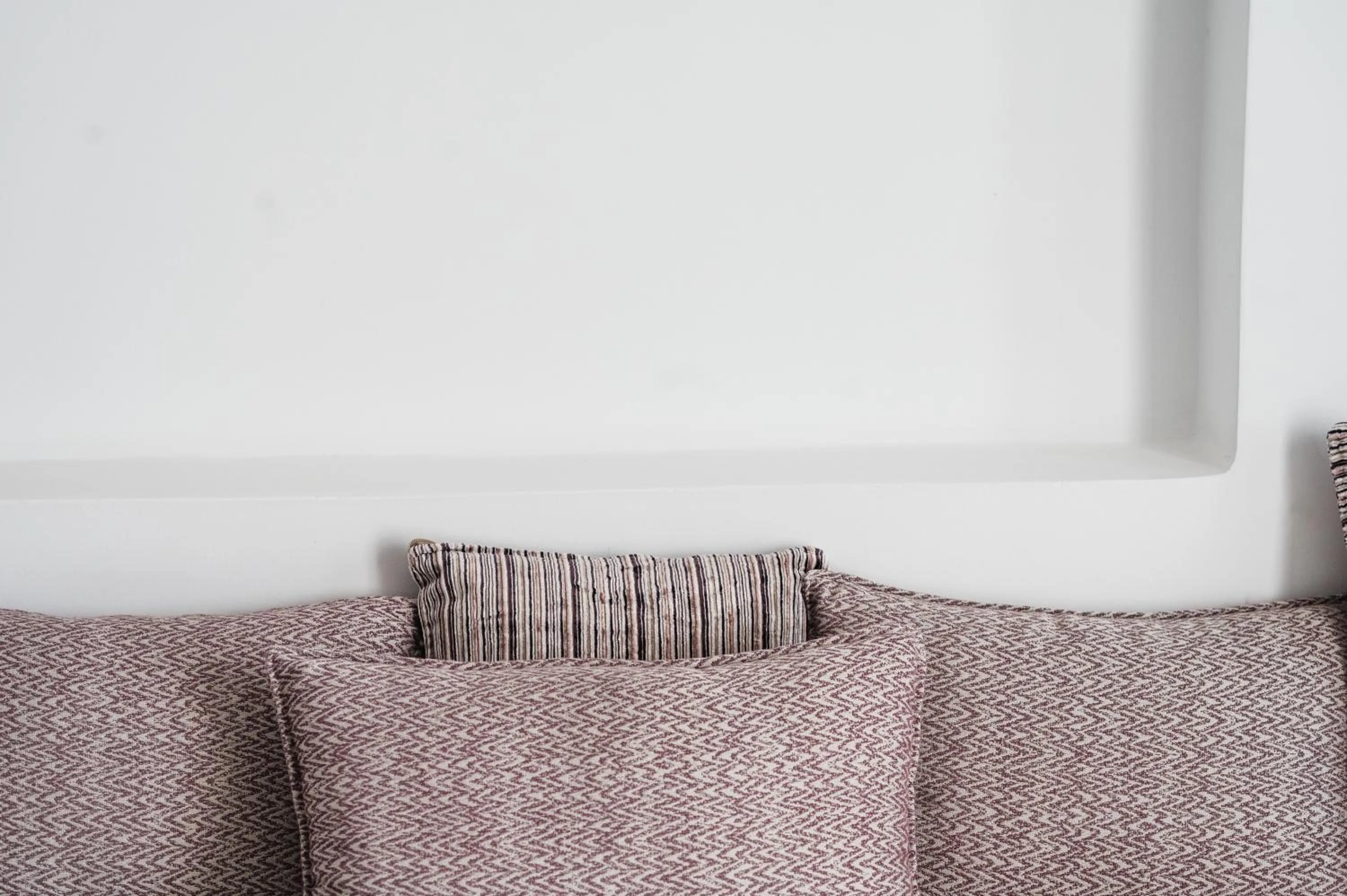 Living room in Amphitrite Suites Santorini