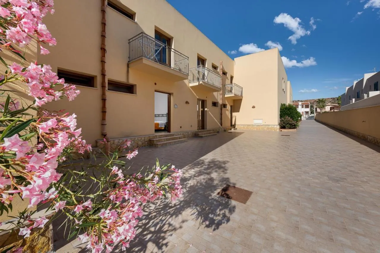 Property building in Case vacanza Al Paradise