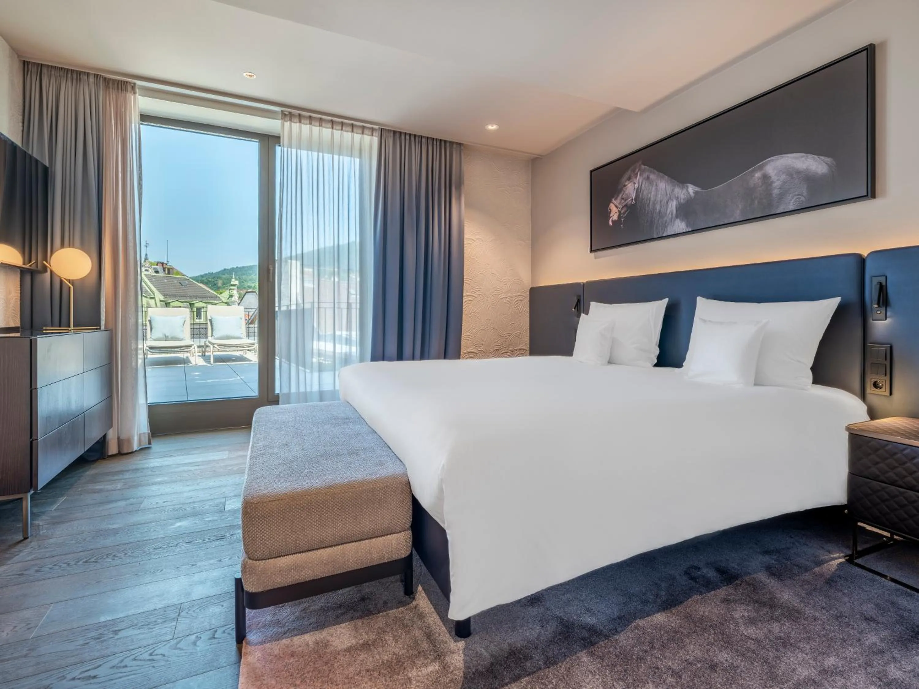 Bed in Steigenberger Icon Europäischer Hof Baden Baden