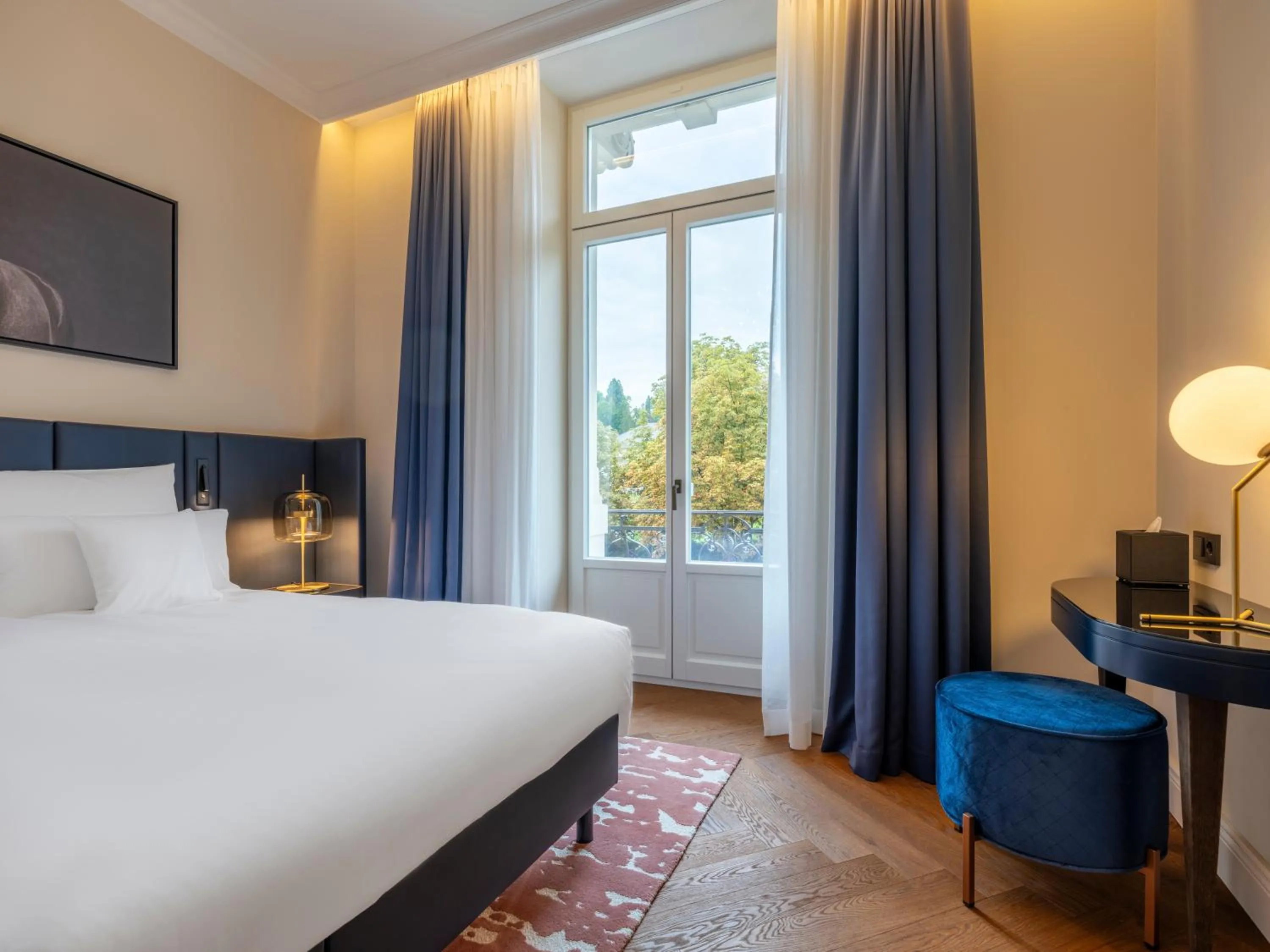 Bed in Steigenberger Icon Europäischer Hof Baden Baden