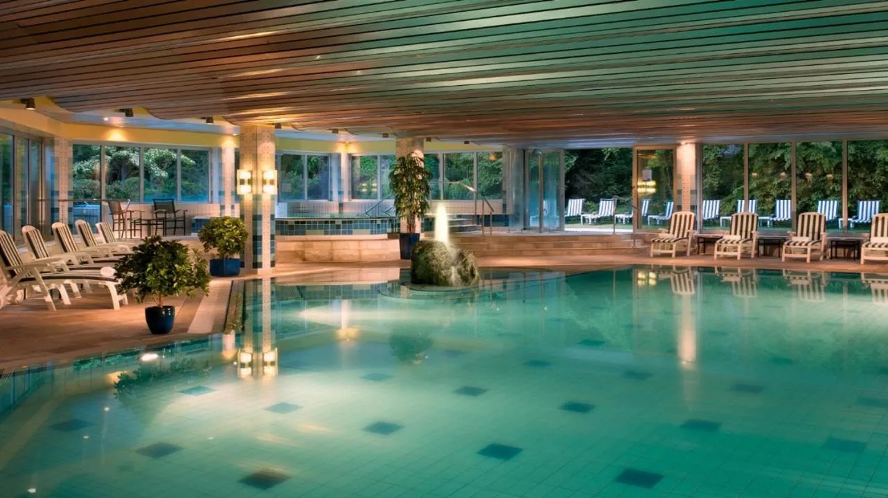 Swimming pool in Badischer Hof Baden-Baden - Leonardo Limited Edition