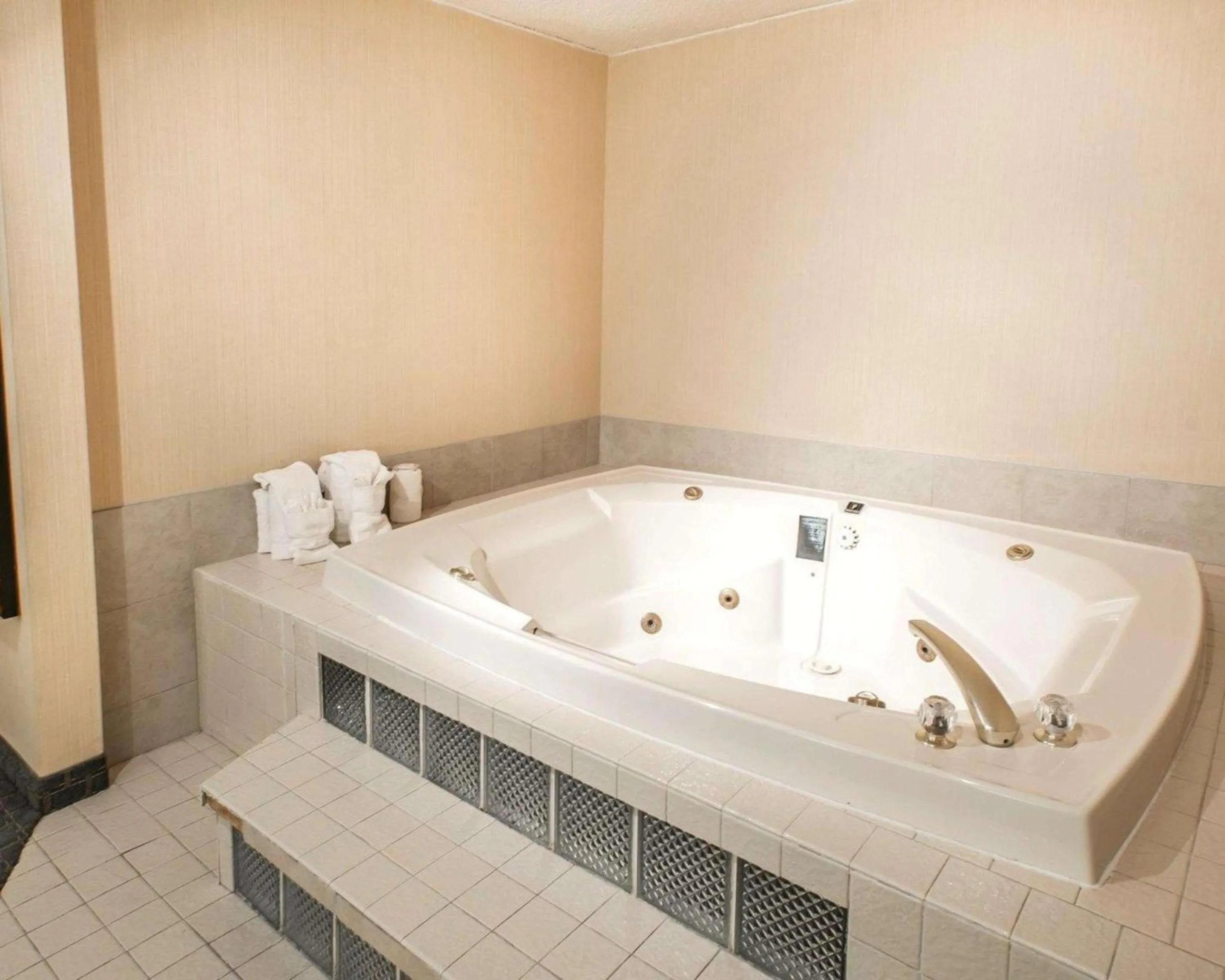 Bedroom in Quality Inn and Conference Center Greeley Downtown