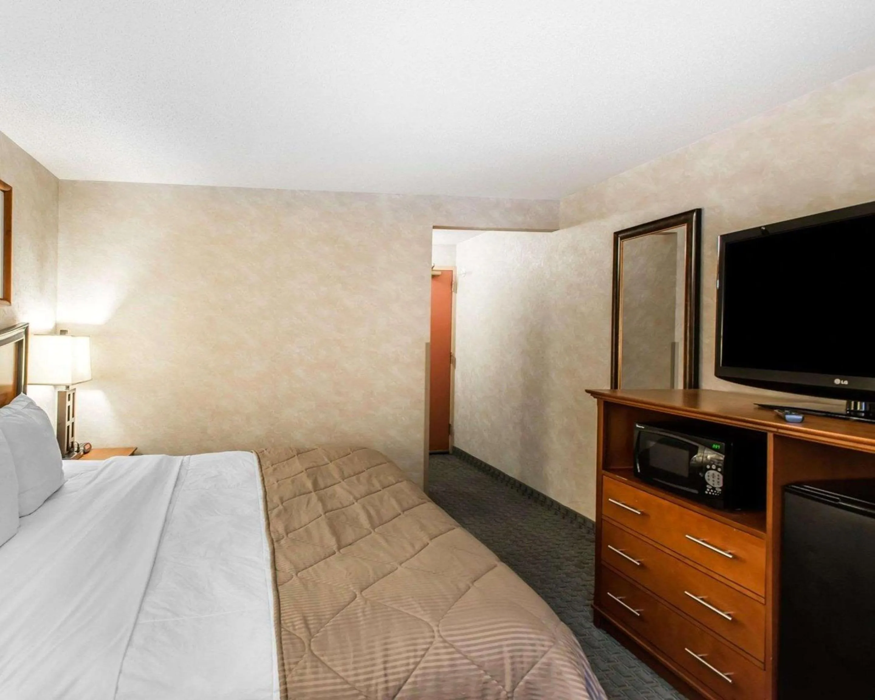 Bedroom, Bed in Quality Inn and Conference Center Greeley Downtown