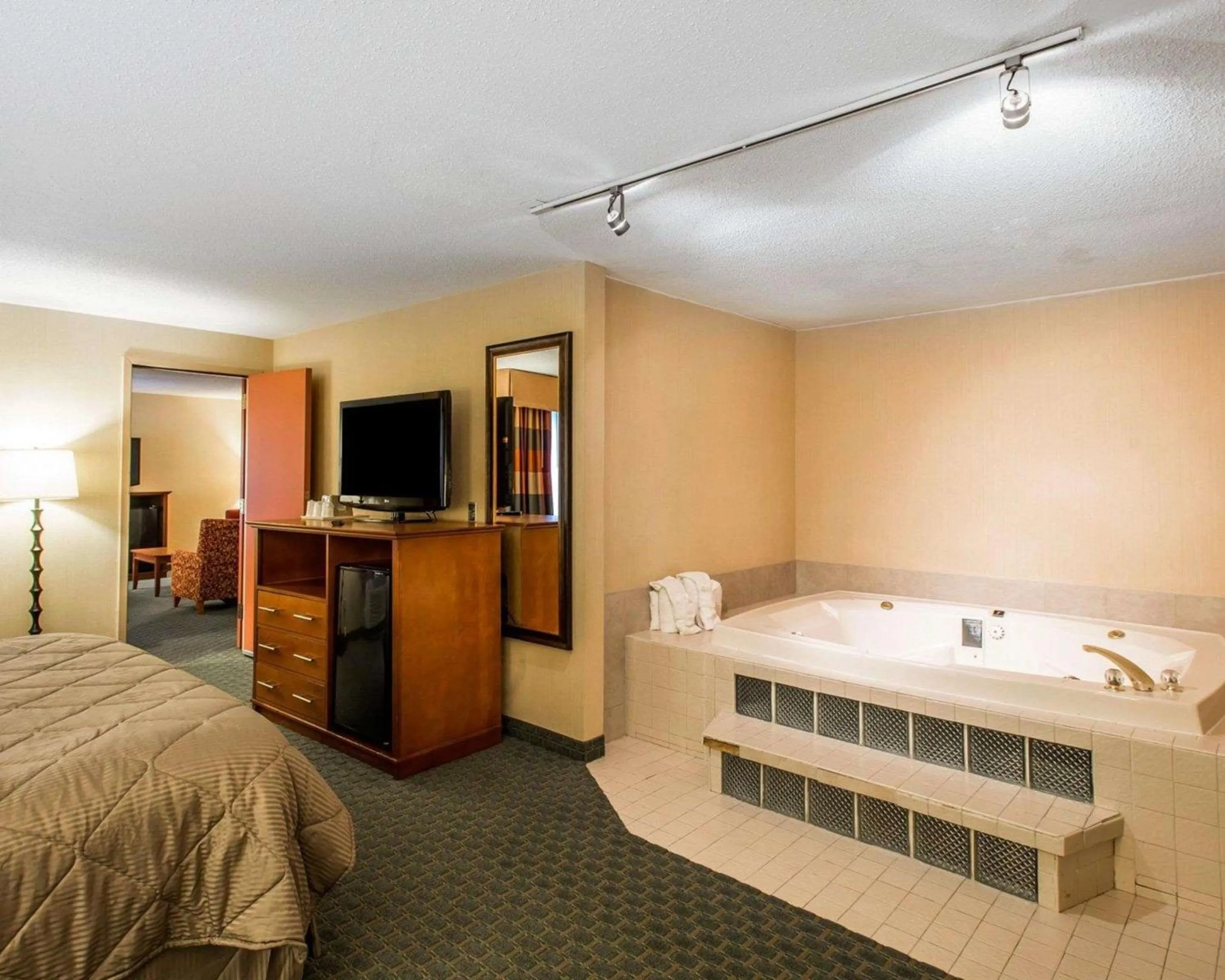 Bedroom, Bed in Quality Inn and Conference Center Greeley Downtown