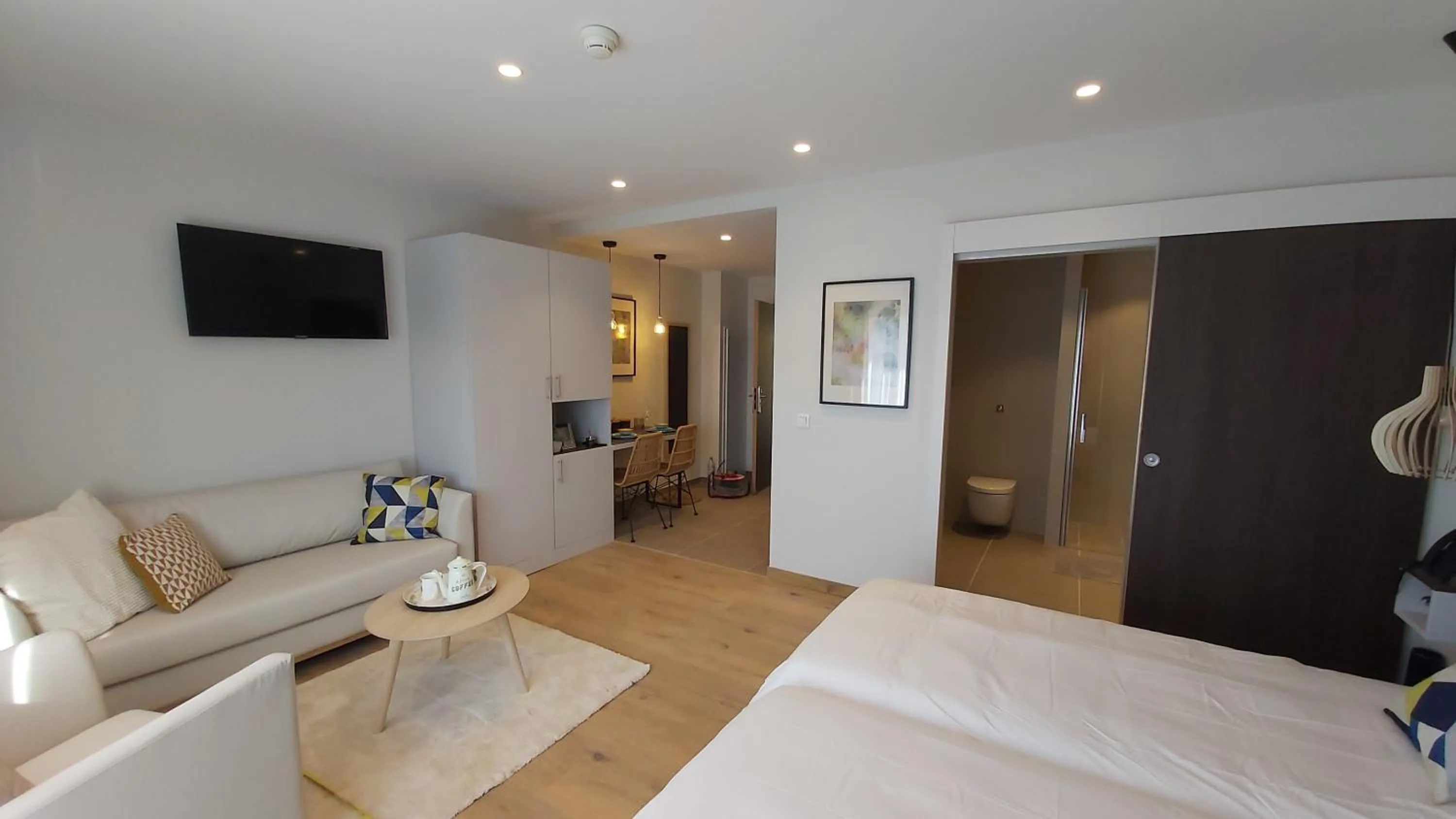 TV and multimedia, Bed in Villa Thermae Santenay