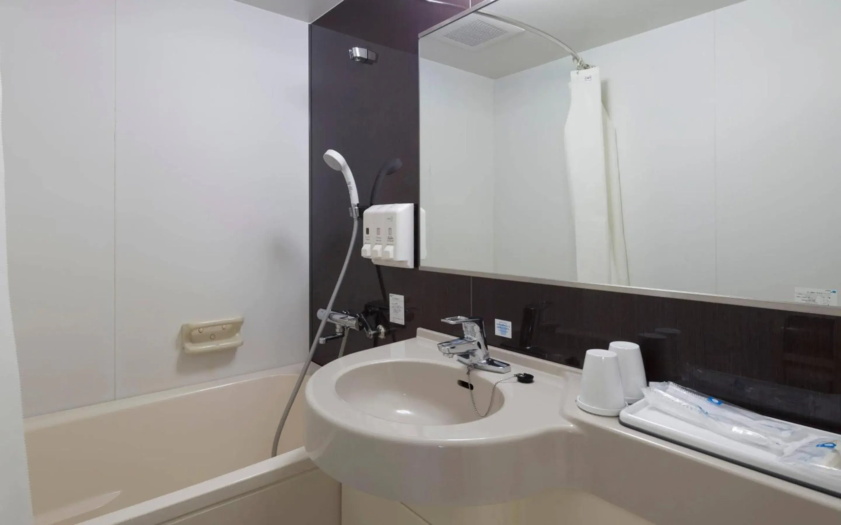 Superior Twin Room - Non-Smoking in Comfort Hotel Hakata Superior Twin Room - Non-Smoking in Comfort Hotel Hakata