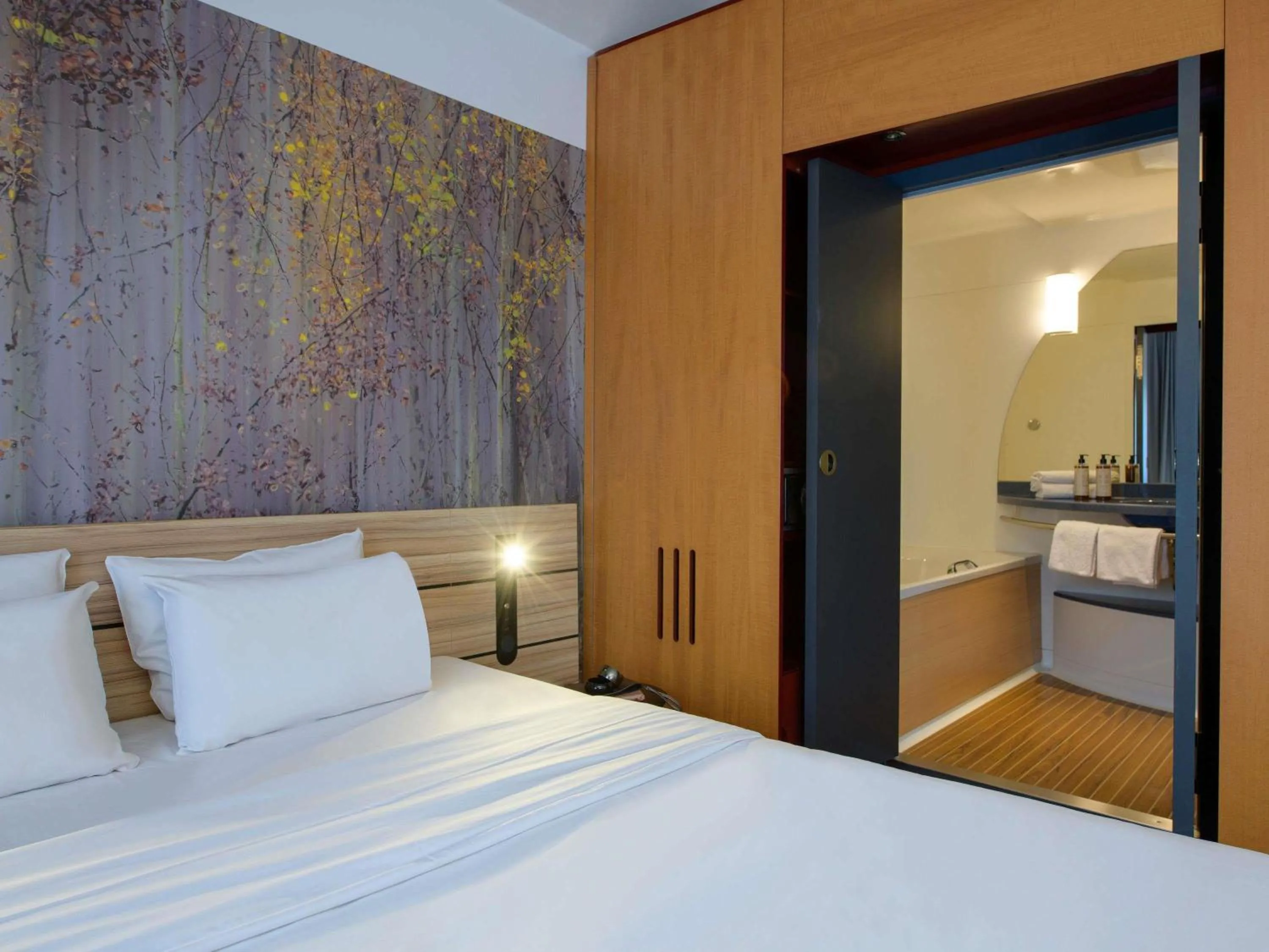 Bedroom, Bed in Novotel Suites München Parkstadt Schwabing