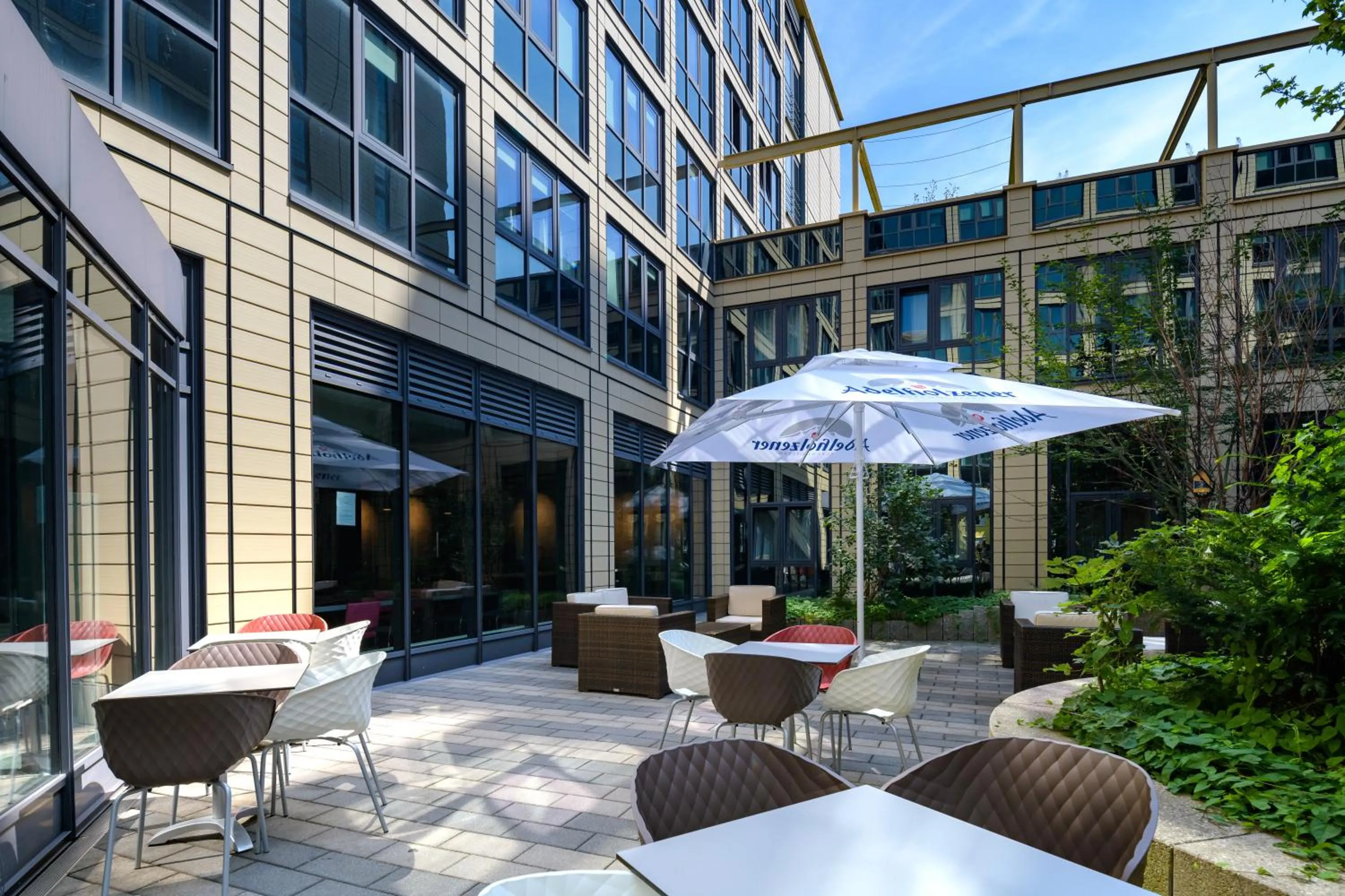 Patio in Novotel Suites München Parkstadt Schwabing