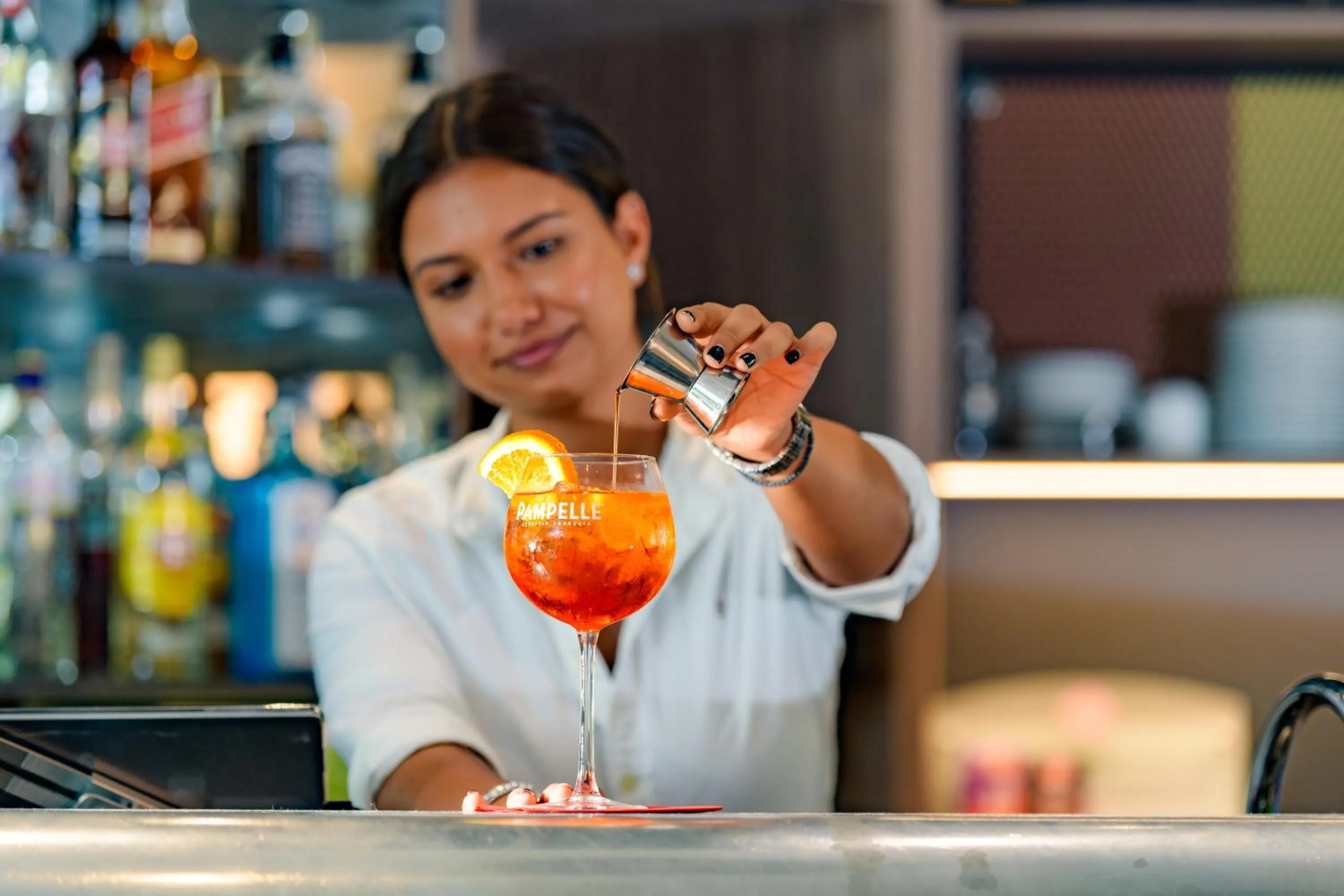 Lounge or bar in Novotel Suites München Parkstadt Schwabing