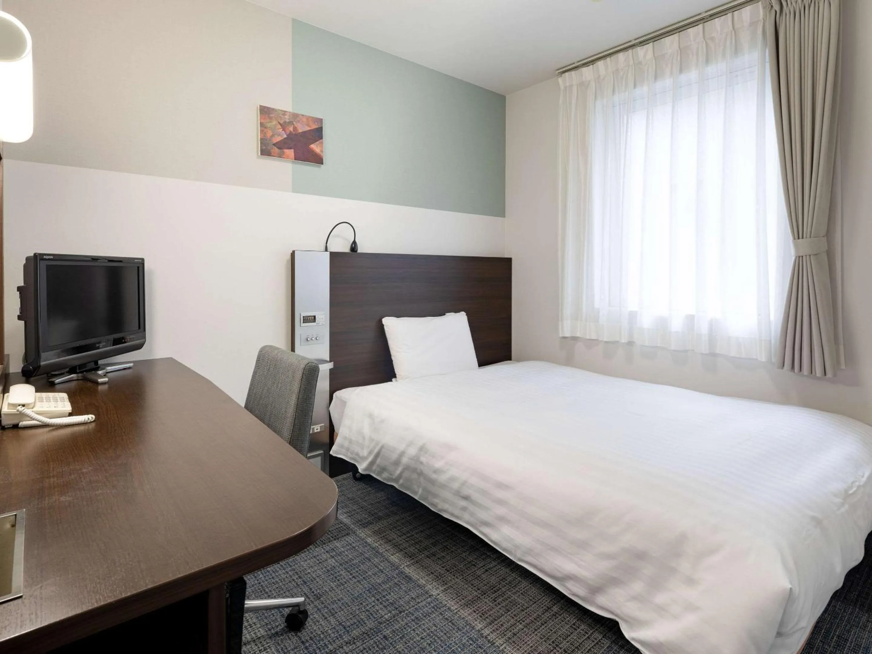 Bedroom, Bed in Comfort Hotel Kure