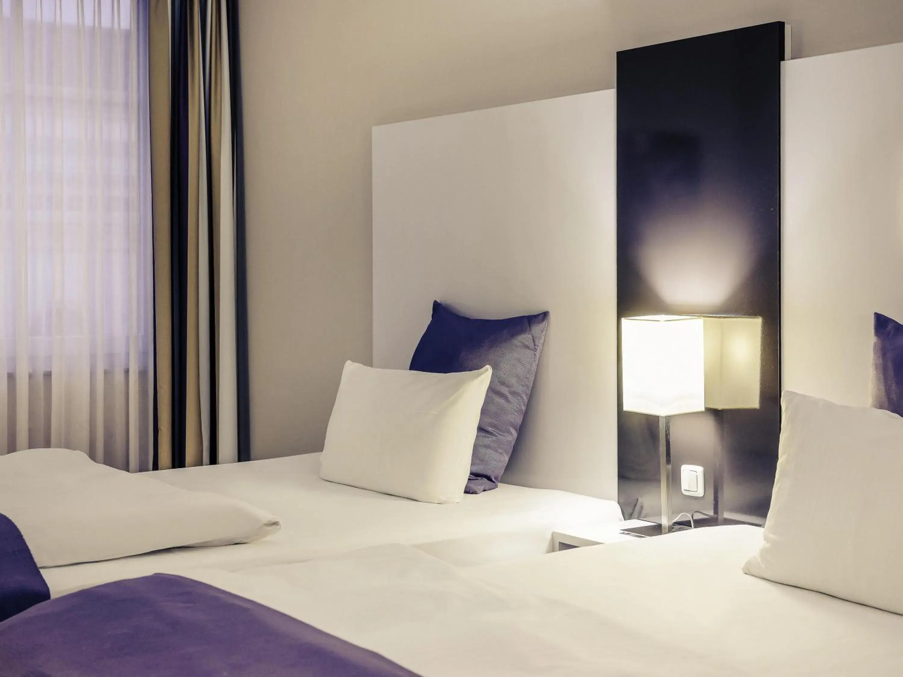 Bedroom, Bed in Mercure Hotel Wiesbaden City Bedroom, Bed in Mercure Hotel Wiesbaden City